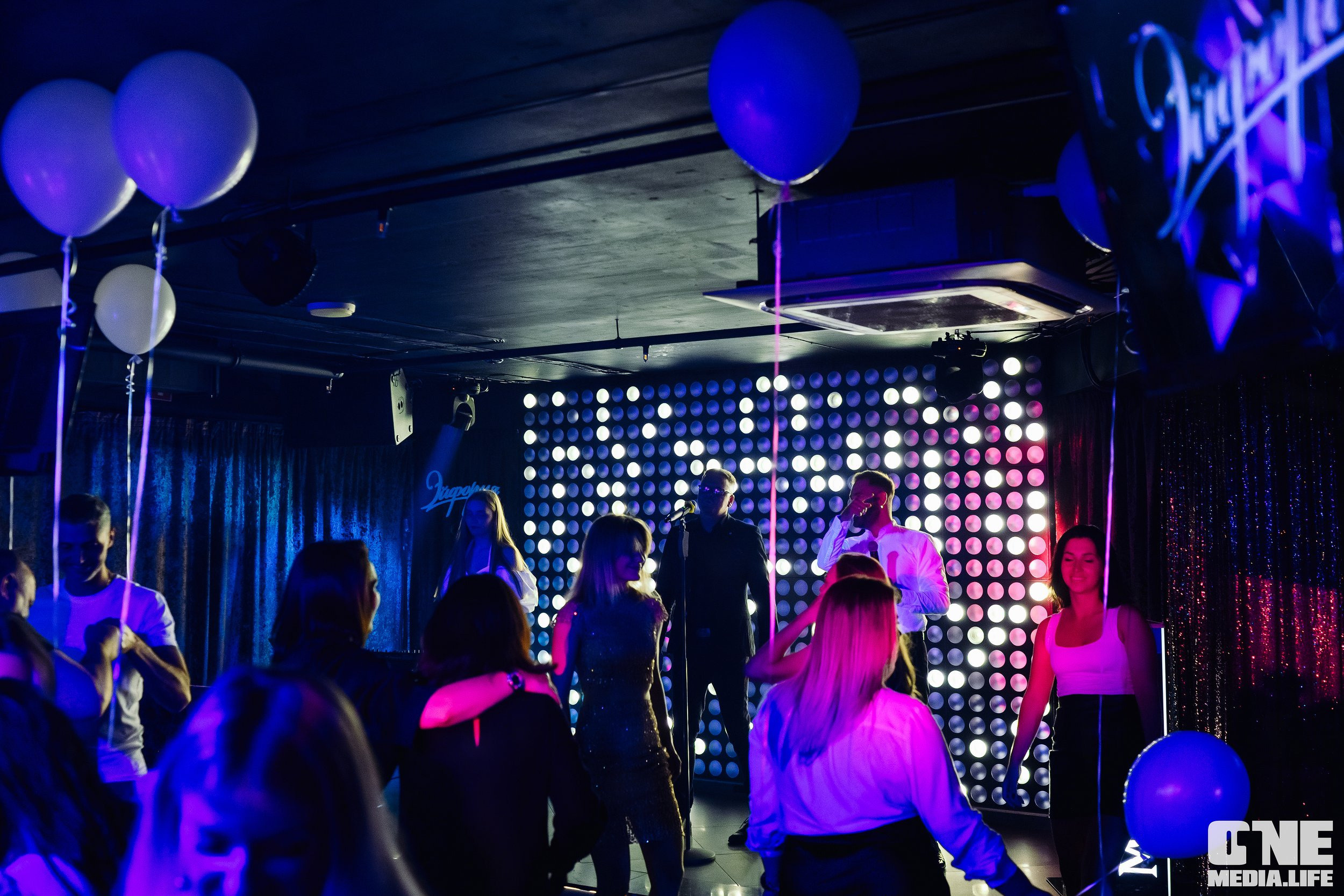 Фоторепортаж из караоке-клуба Эйфория. One Media Life: фоторепортажи, фотоотчеты с мероприятий и заведений