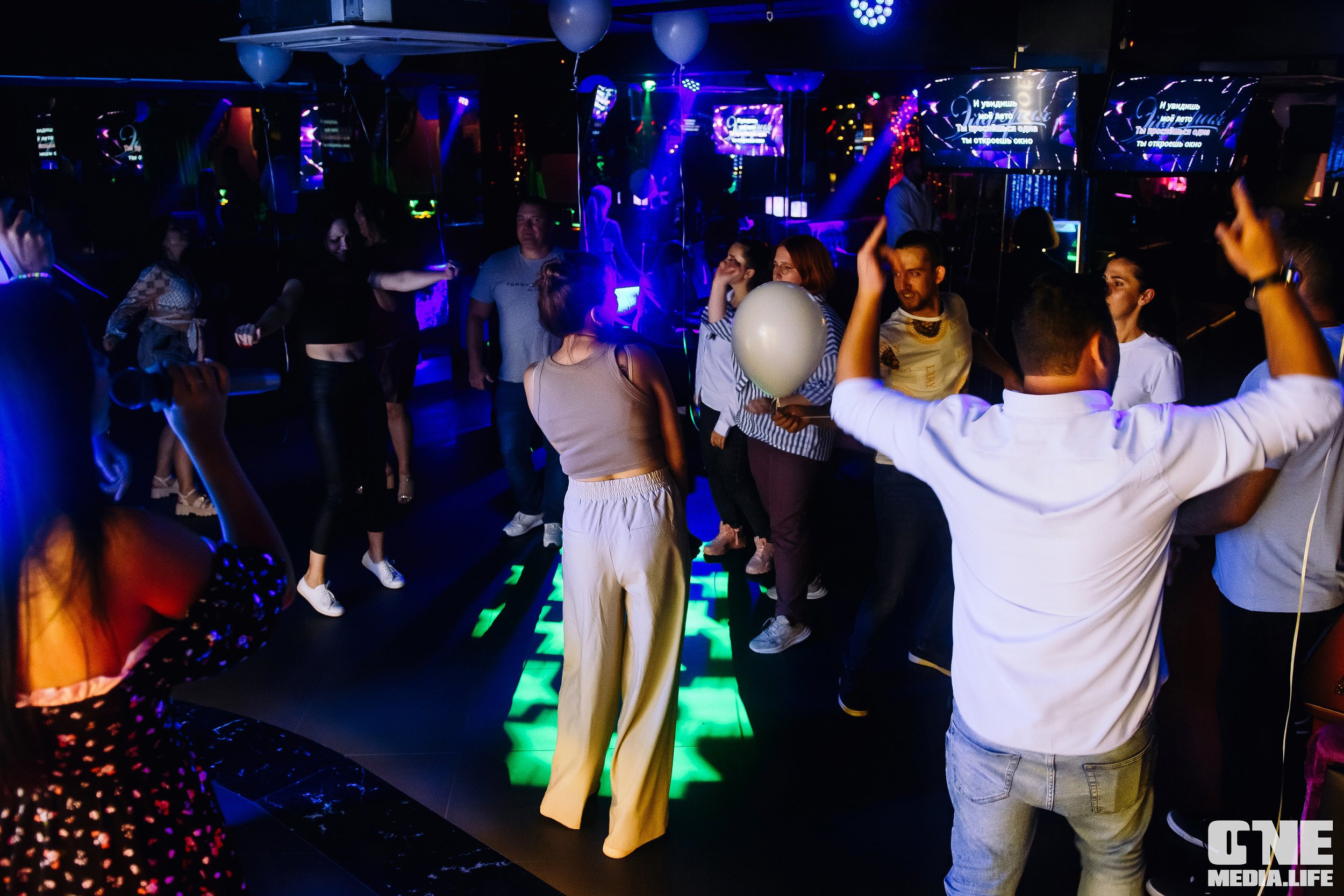 Фоторепортаж из караоке-клуба Эйфория. One Media Life: фоторепортажи, фотоотчеты с мероприятий и заведений