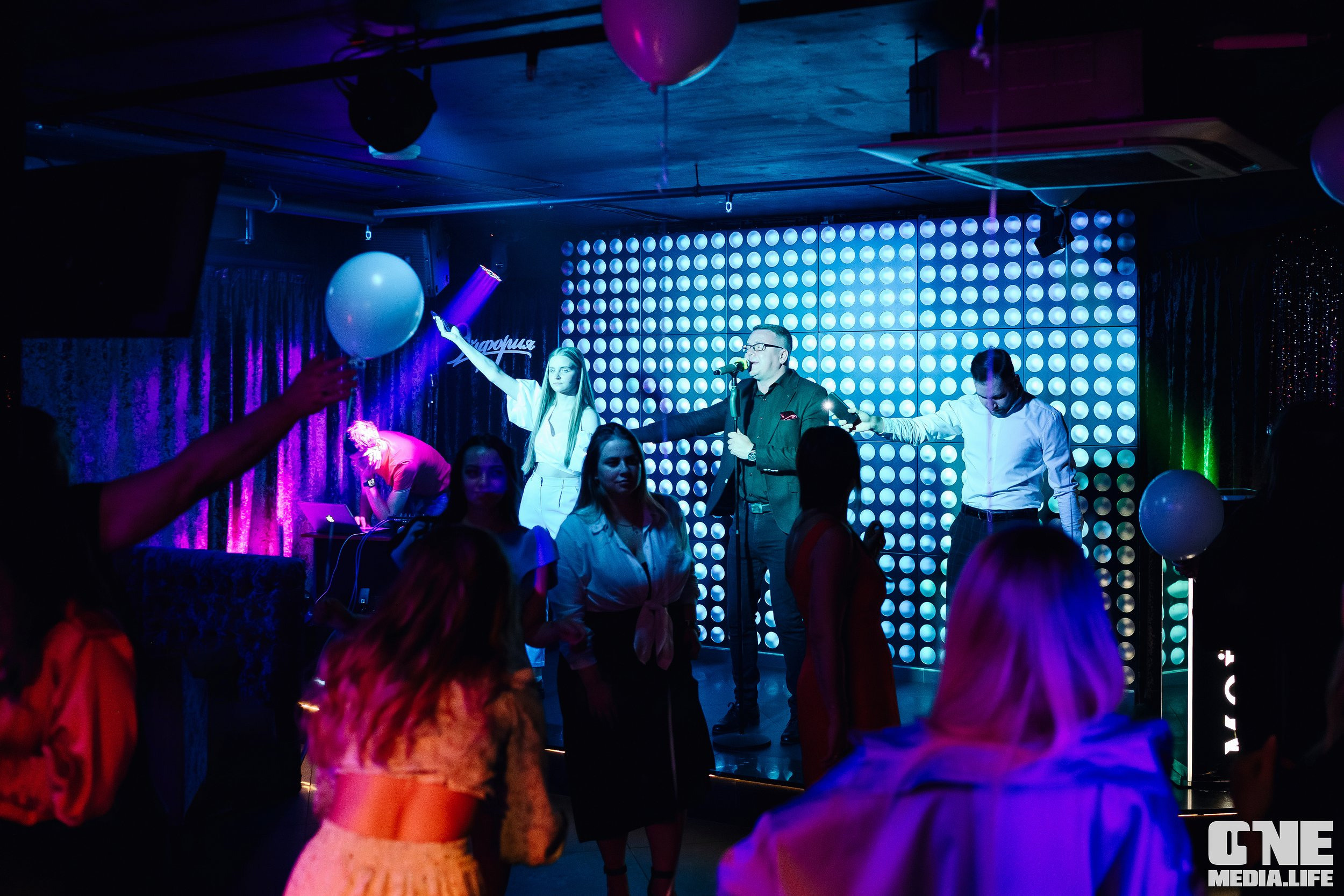Фоторепортаж из караоке-клуба Эйфория. One Media Life: фоторепортажи, фотоотчеты с мероприятий и заведений