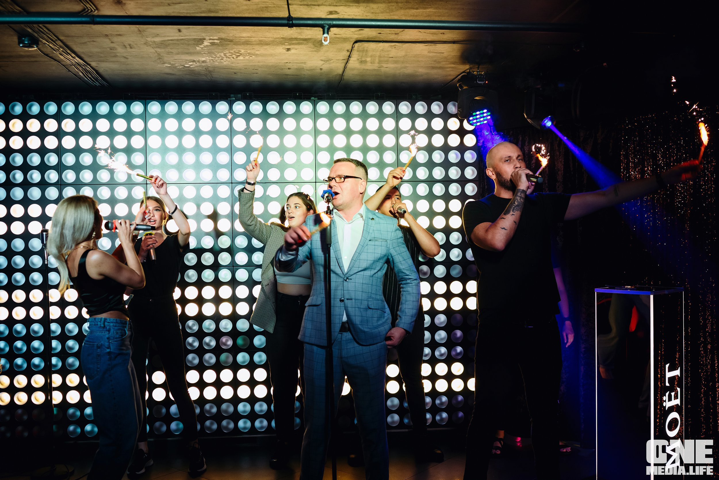 Репортаж из караоке-клуба Эйфория. One Media Life: фоторепортажи, фотоотчеты с мероприятий и заведений