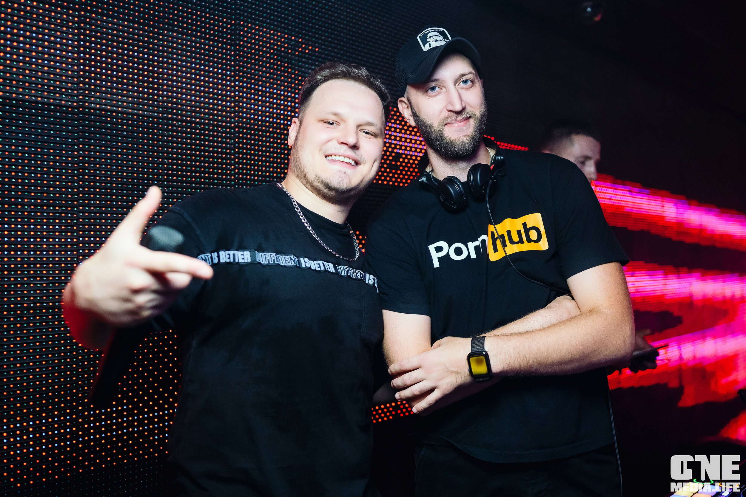 Фоторепортаж из Планеты. One Media Life: фоторепортажи, фотоотчеты с мероприятий и заведений