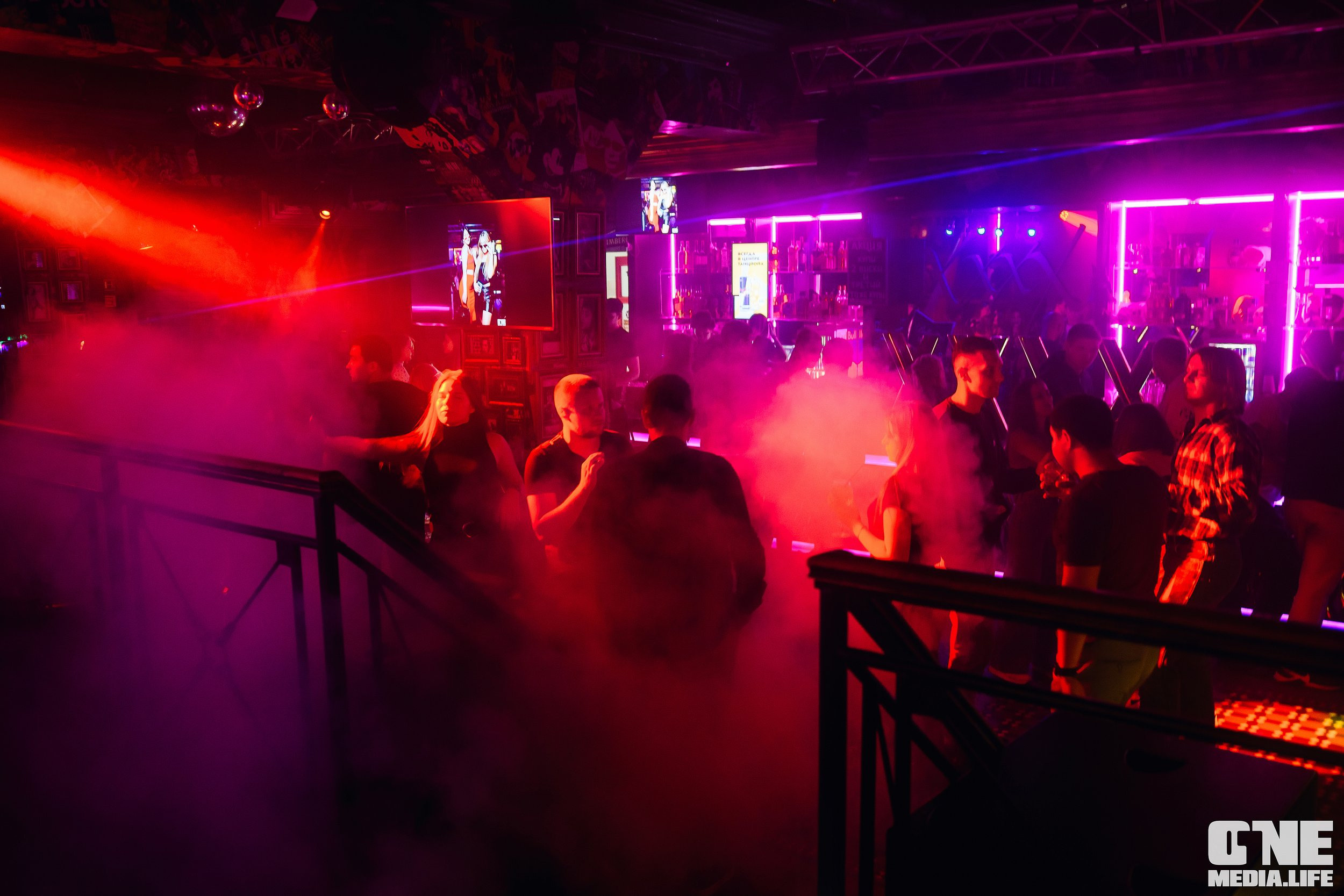Фоторепортаж из экстрим бара XXXX. One Media Life: фоторепортажи, фотоотчеты с мероприятий и заведений
