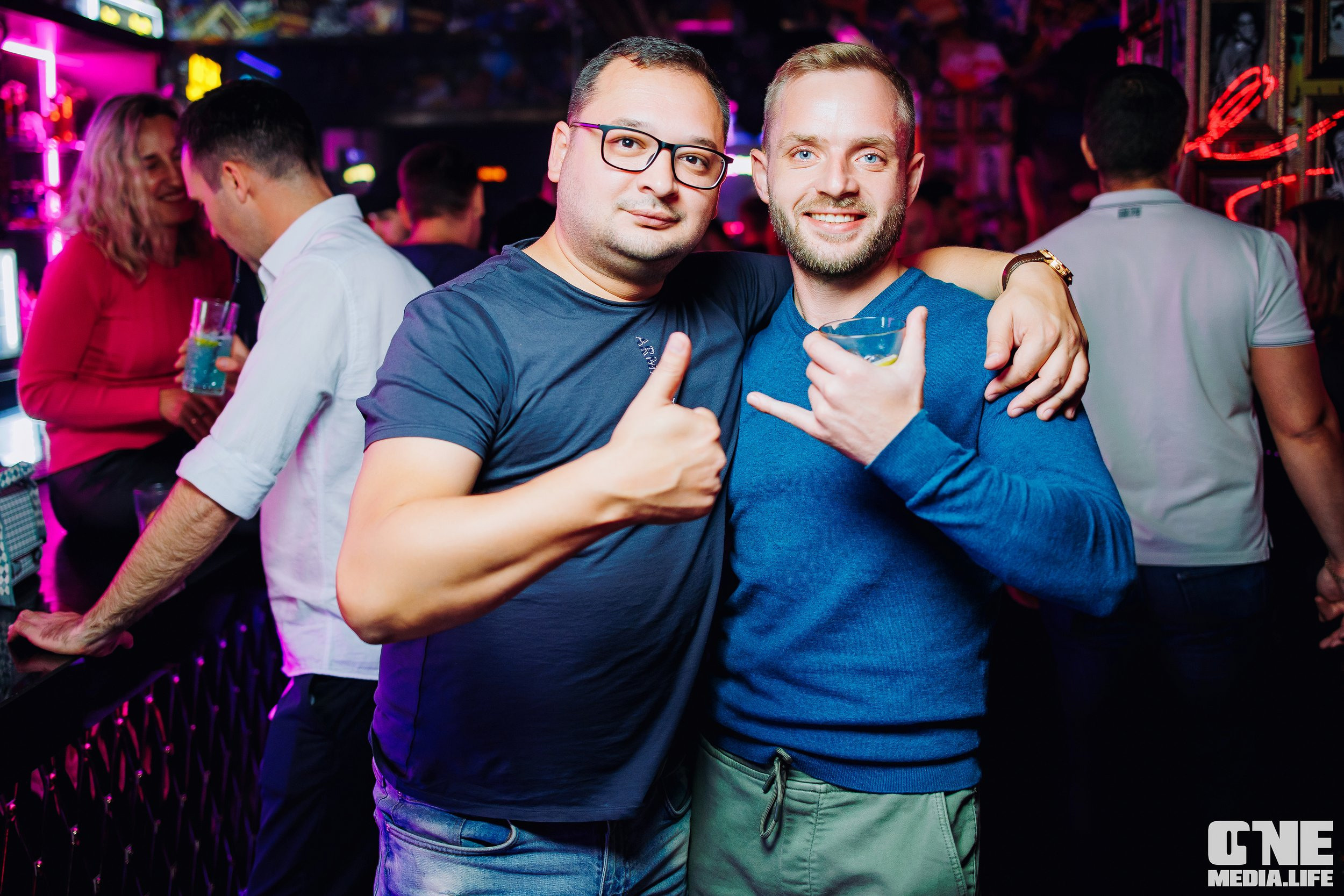 Субботняя ночь в баре XxxX. One Media Life: фоторепортажи, фотоотчеты с мероприятий и заведений