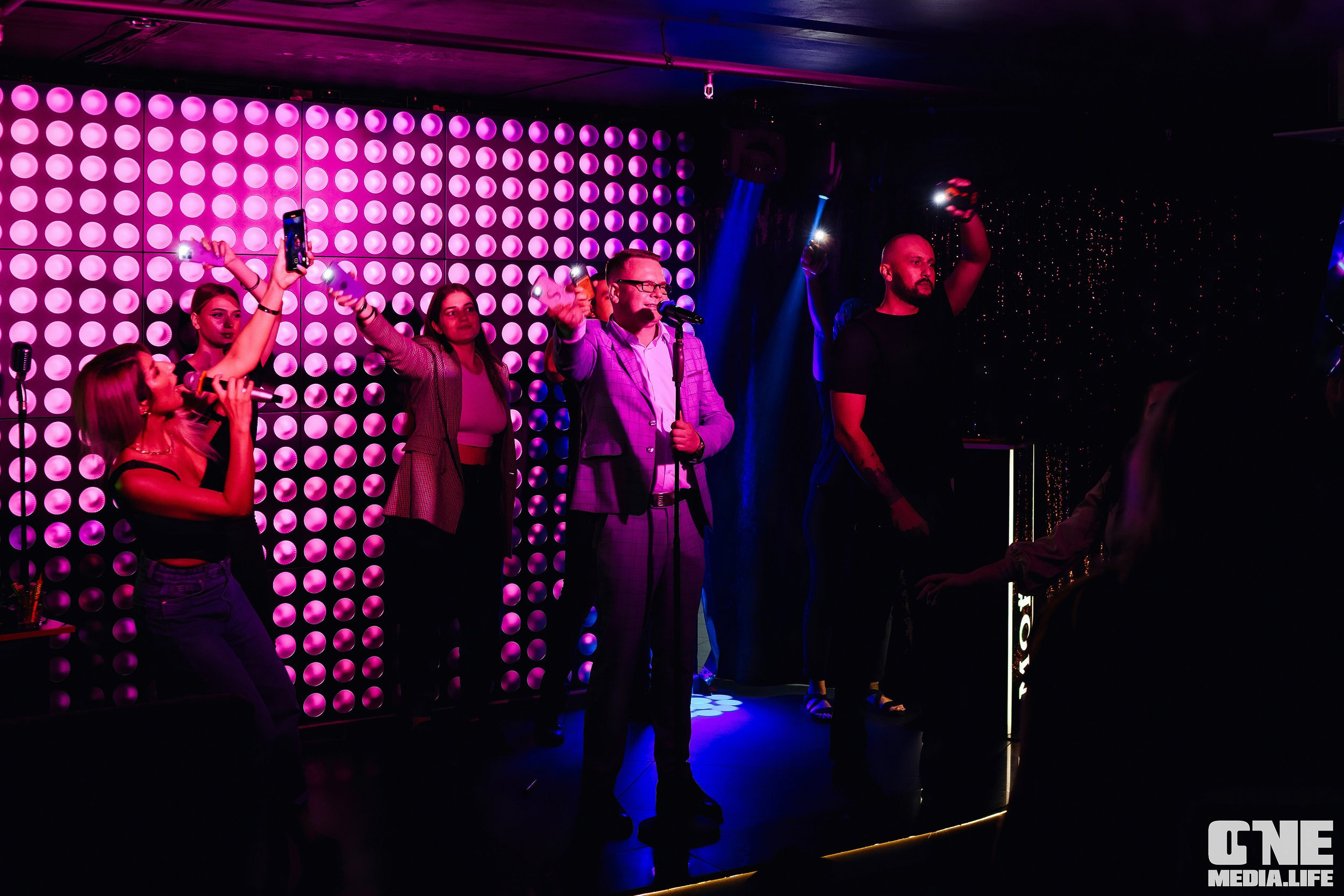 Репортаж из караоке-клуба Эйфория. One Media Life: фоторепортажи, фотоотчеты с мероприятий и заведений
