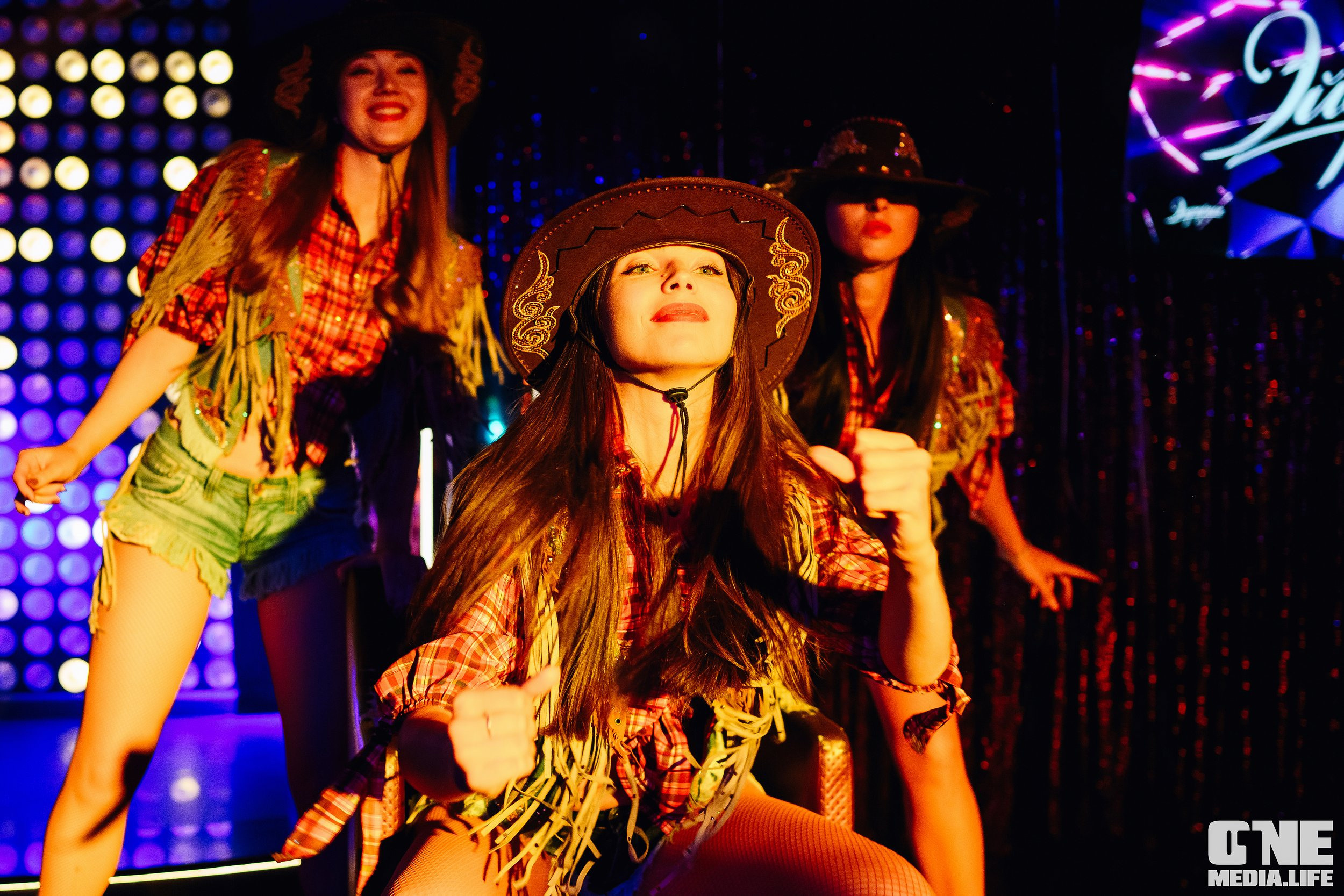 Фоторепортаж из караоке-клуба Эйфория. One Media Life: фоторепортажи, фотоотчеты с мероприятий и заведений