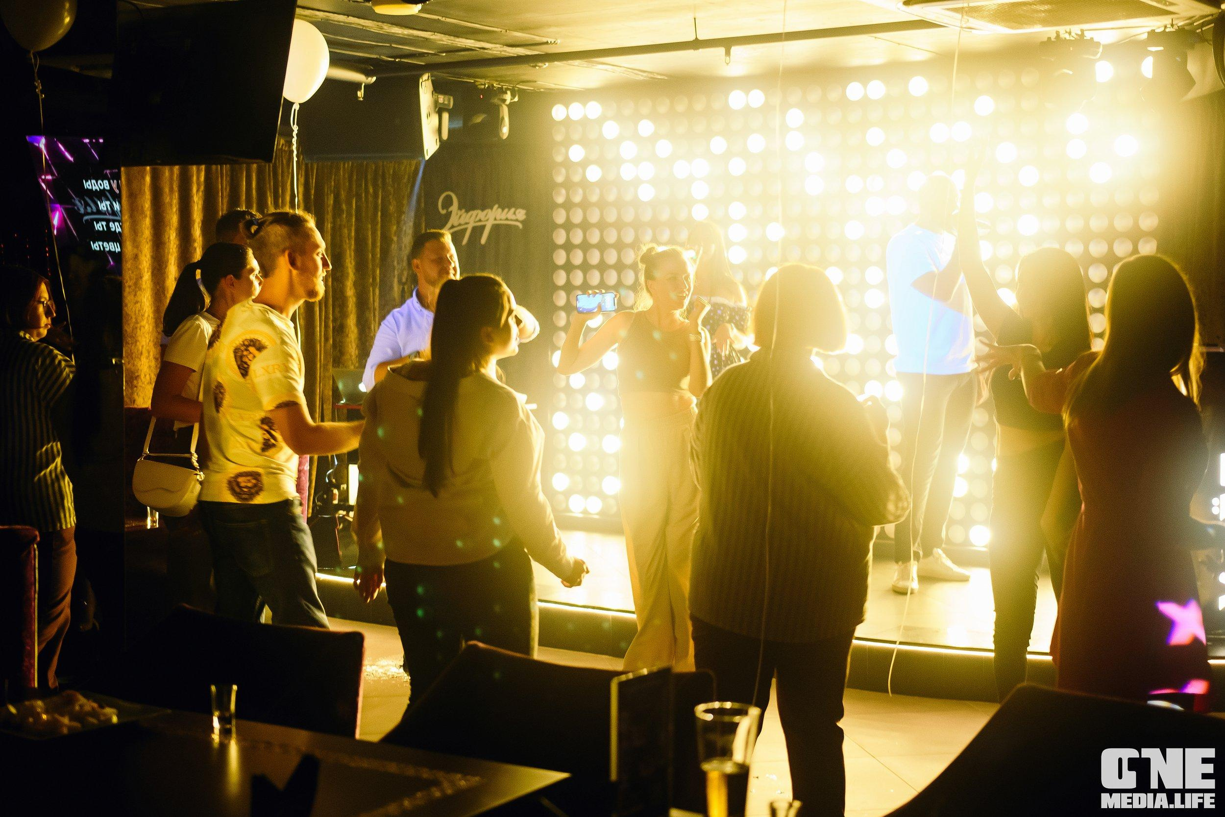 Фоторепортаж из караоке-клуба Эйфория. One Media Life: фоторепортажи, фотоотчеты с мероприятий и заведений