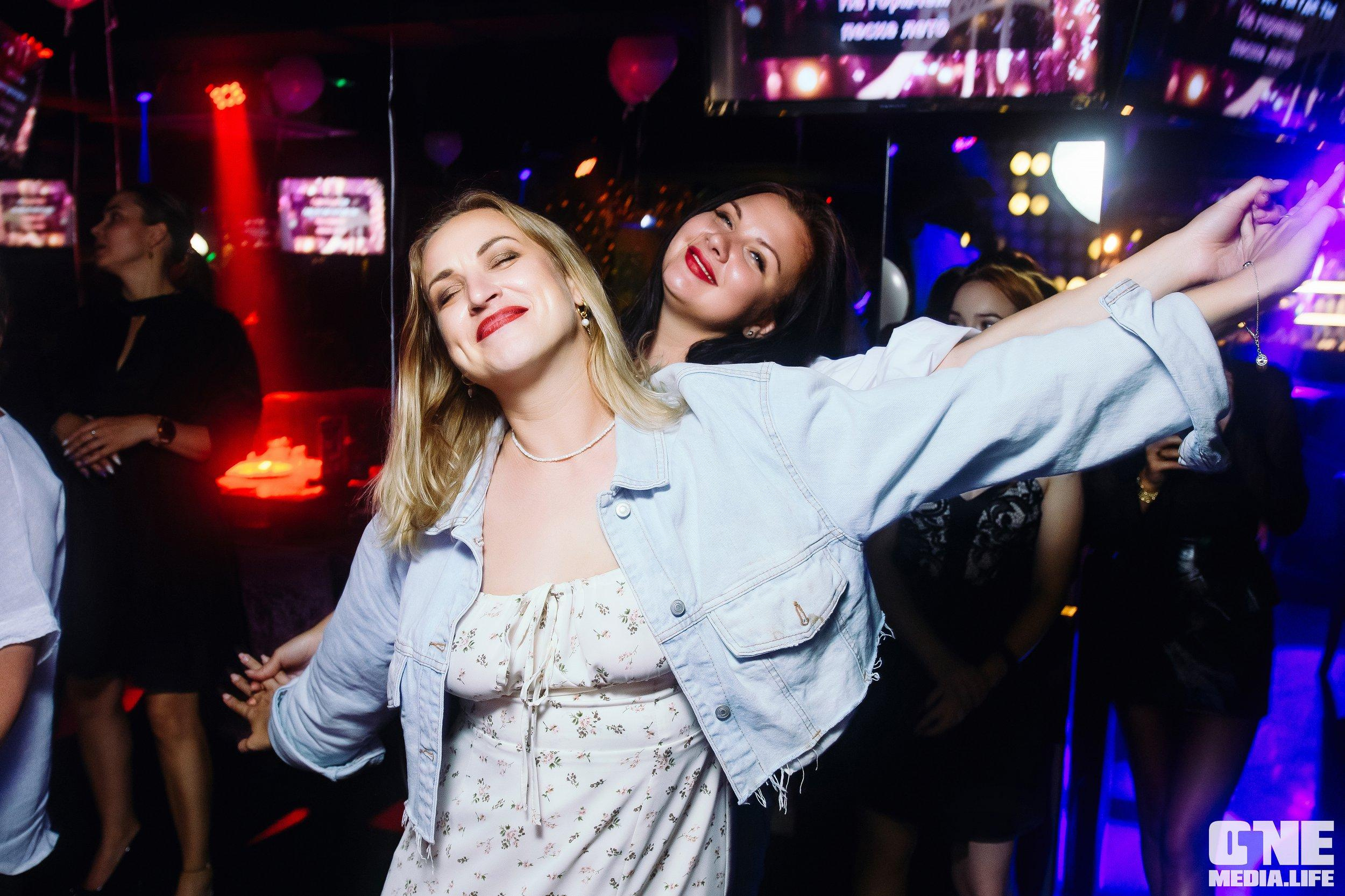 Фоторепортаж из караоке-клуба Эйфория. One Media Life: фоторепортажи, фотоотчеты с мероприятий и заведений