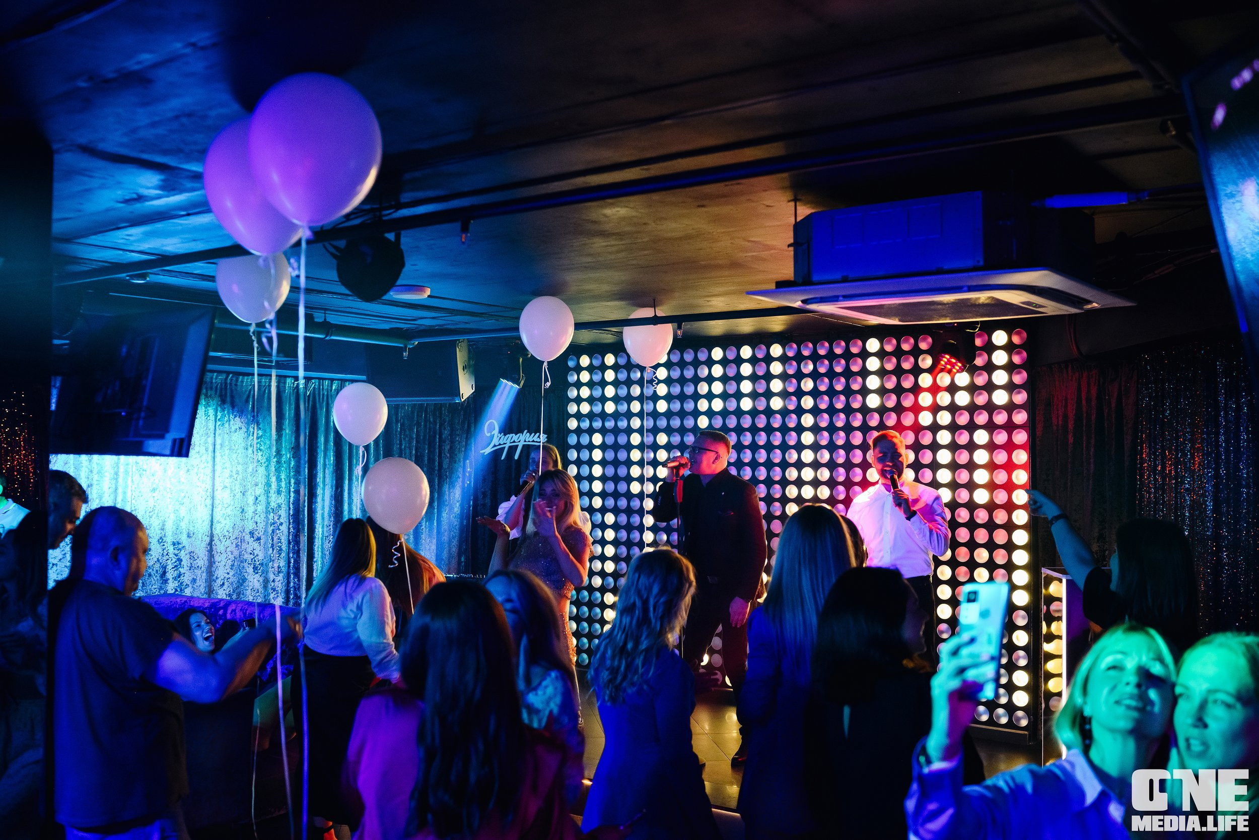 Фоторепортаж из караоке-клуба Эйфория. One Media Life: фоторепортажи, фотоотчеты с мероприятий и заведений