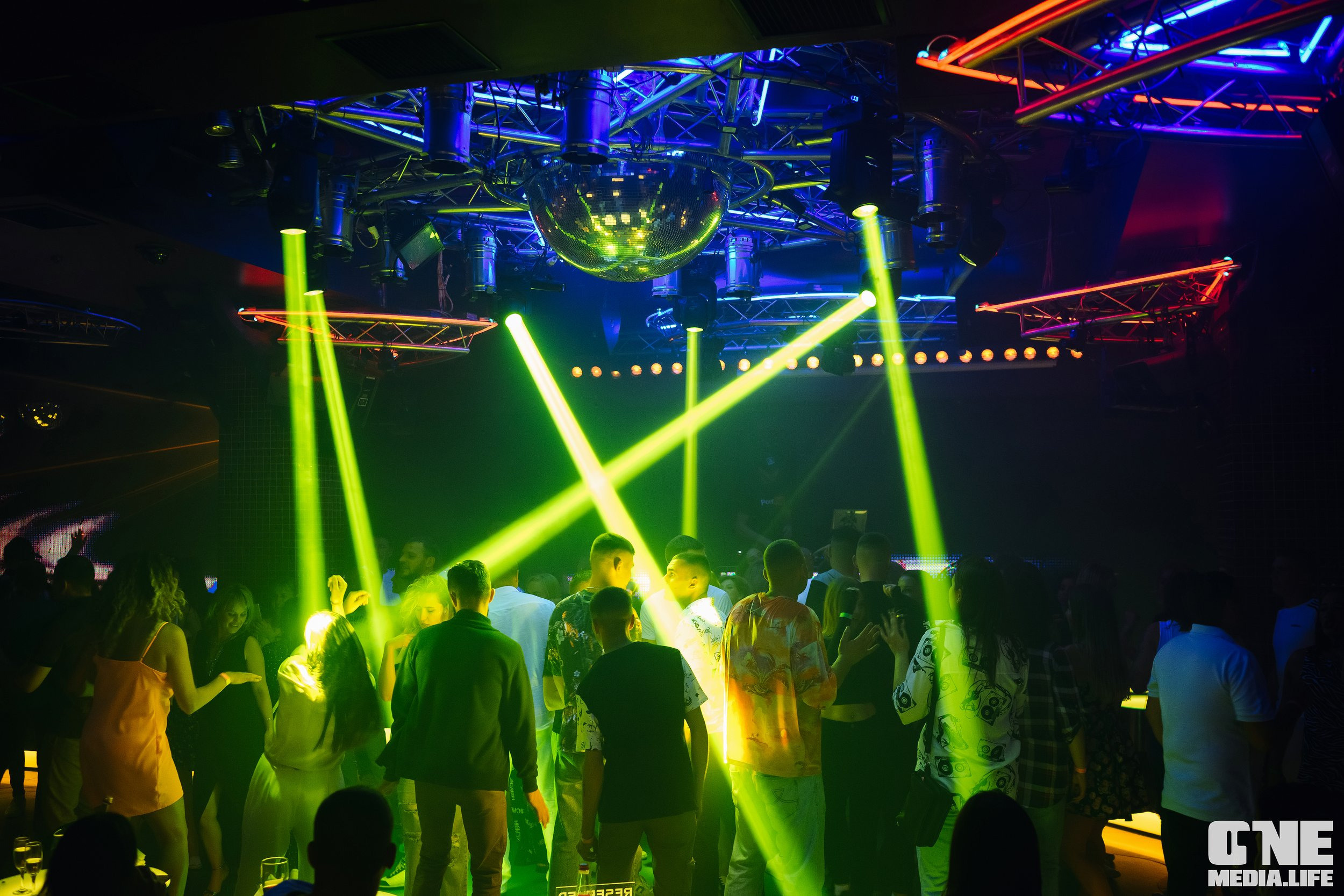 Фоторепортаж из Планеты. One Media Life: фоторепортажи, фотоотчеты с мероприятий и заведений