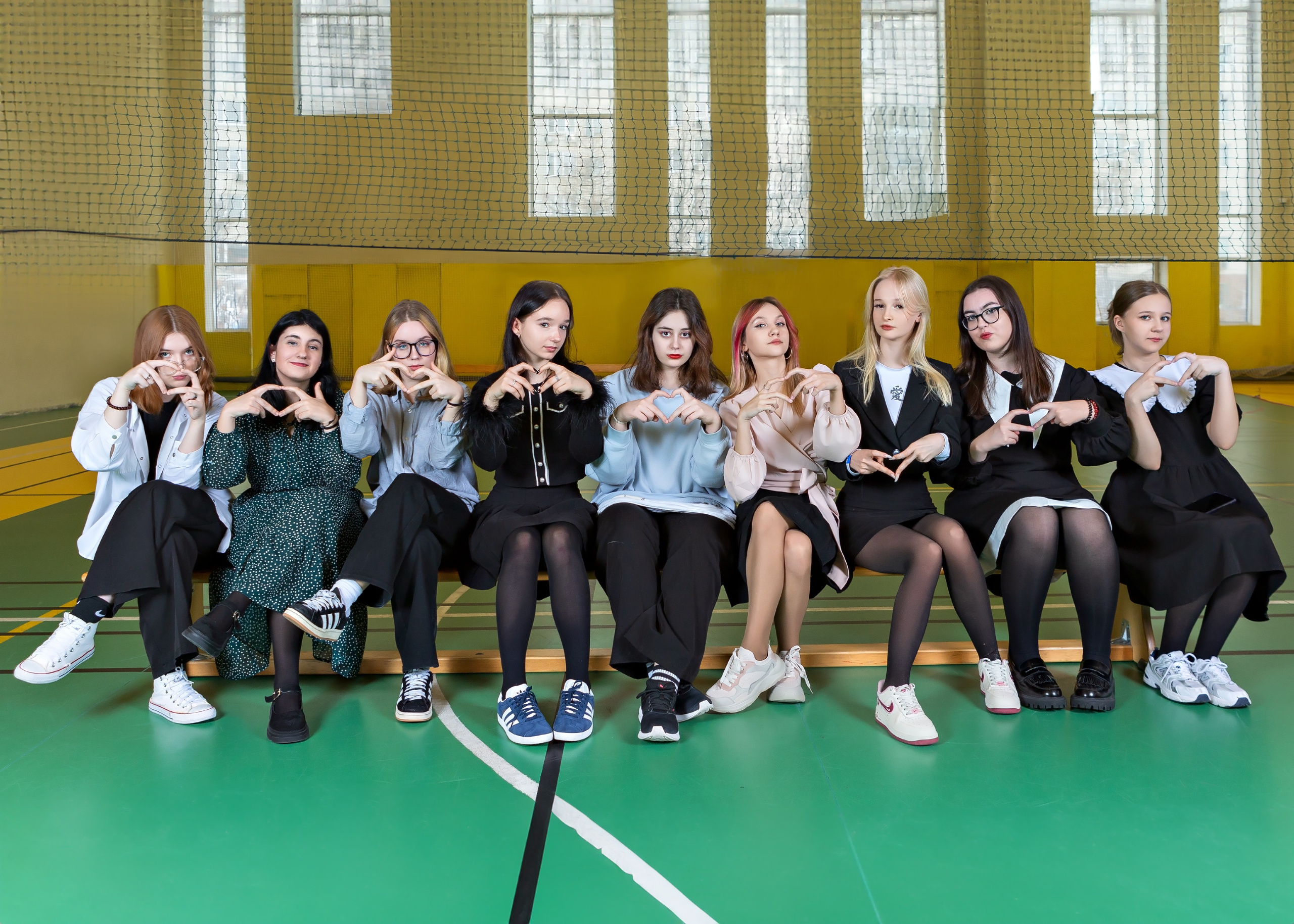 Выпускной альбом для 9 Класса. Выпускные альбомы и школьный фотограф в Подольске, Троицке, Щербинке, Москве и Московской области