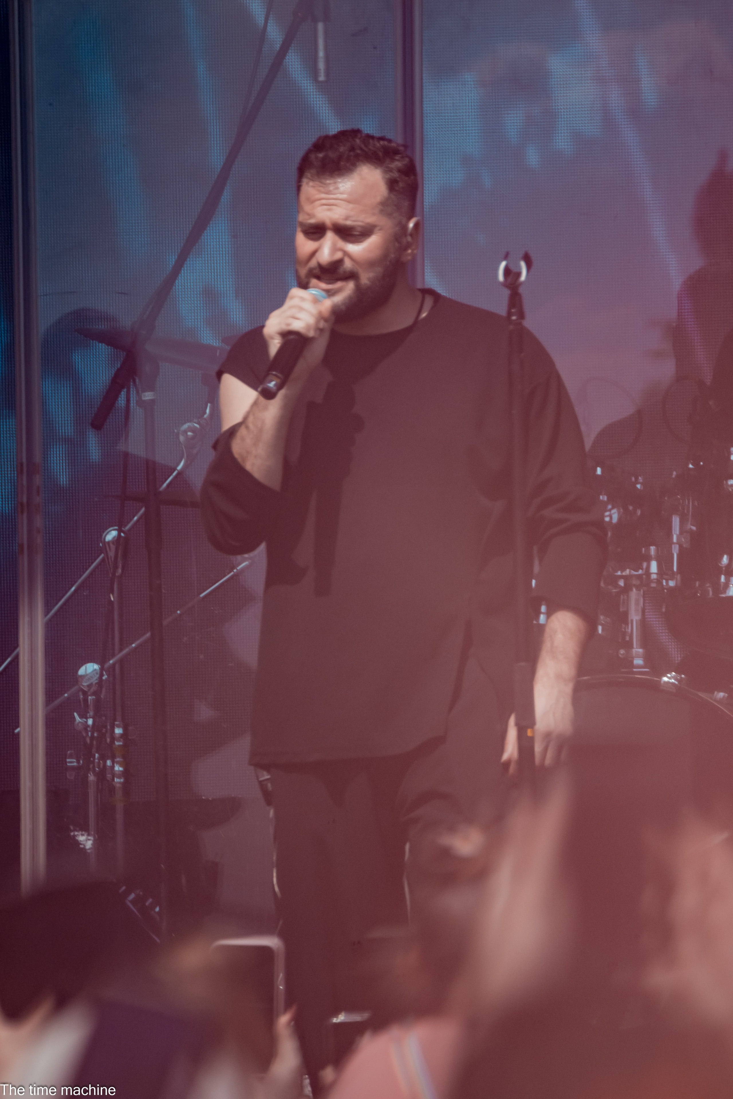 Концерт певца Ираклия Veer Mall 31.05.25. Фотограф для маркетплейсов Михаил Бове