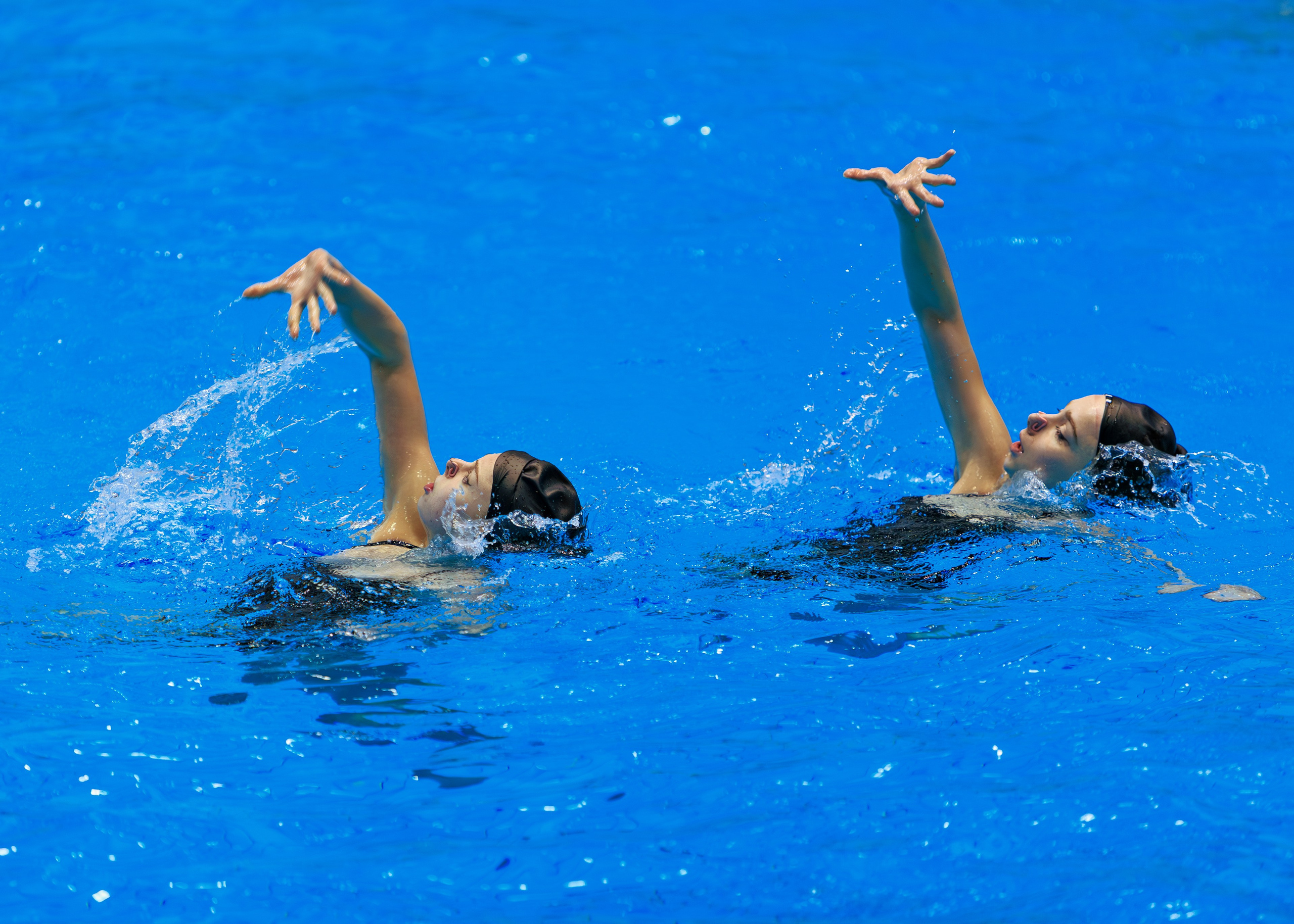 Тренировка перед соревнованиями по синхронному плаванию. Выпускные альбомы и школьный фотограф в Подольске, Троицке, Щербинке, Москве и Московской области