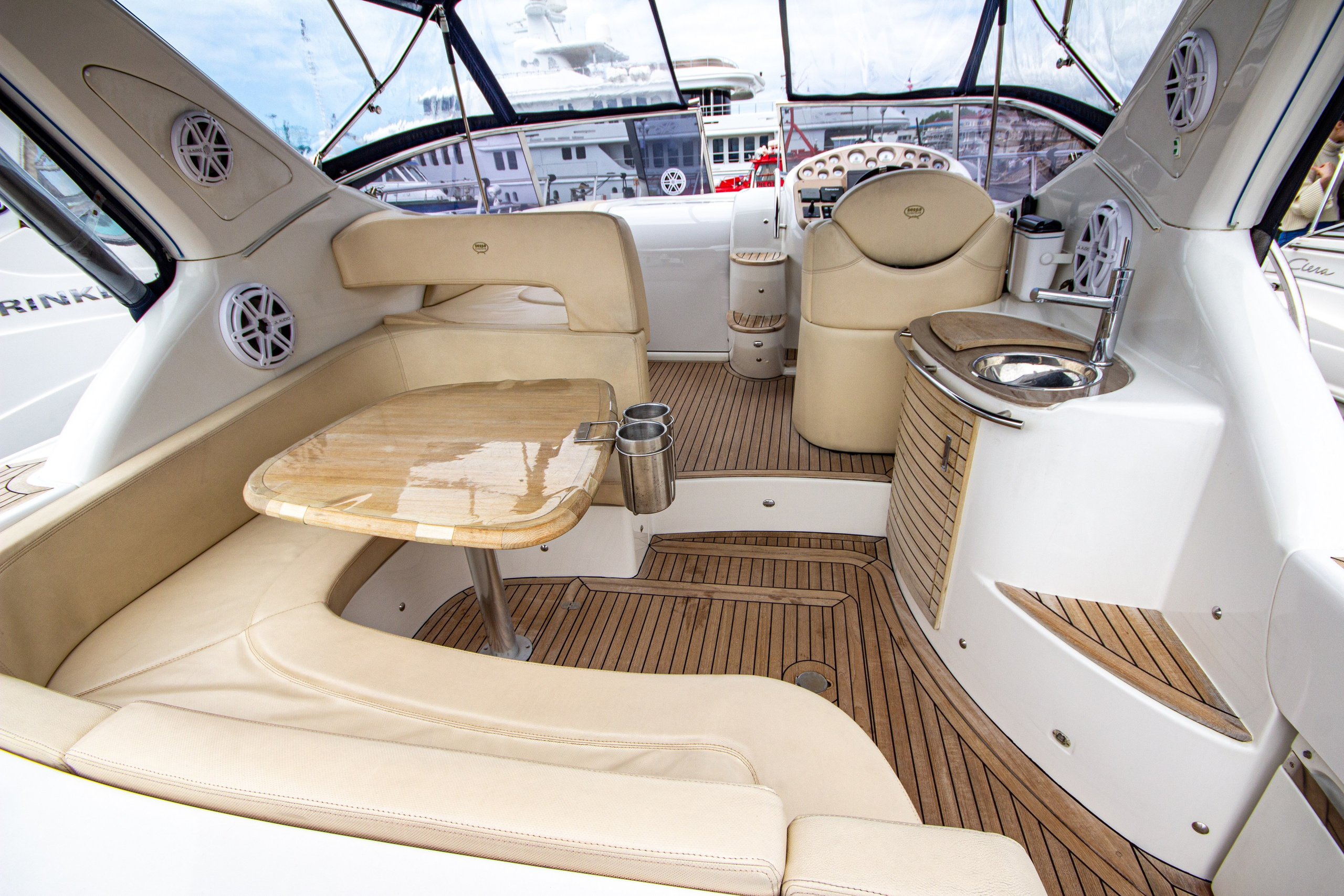 Катер Белуга Аренда Яхты в Сочи Яхтанаморе YACHTNAMORE YACHTANAMORE