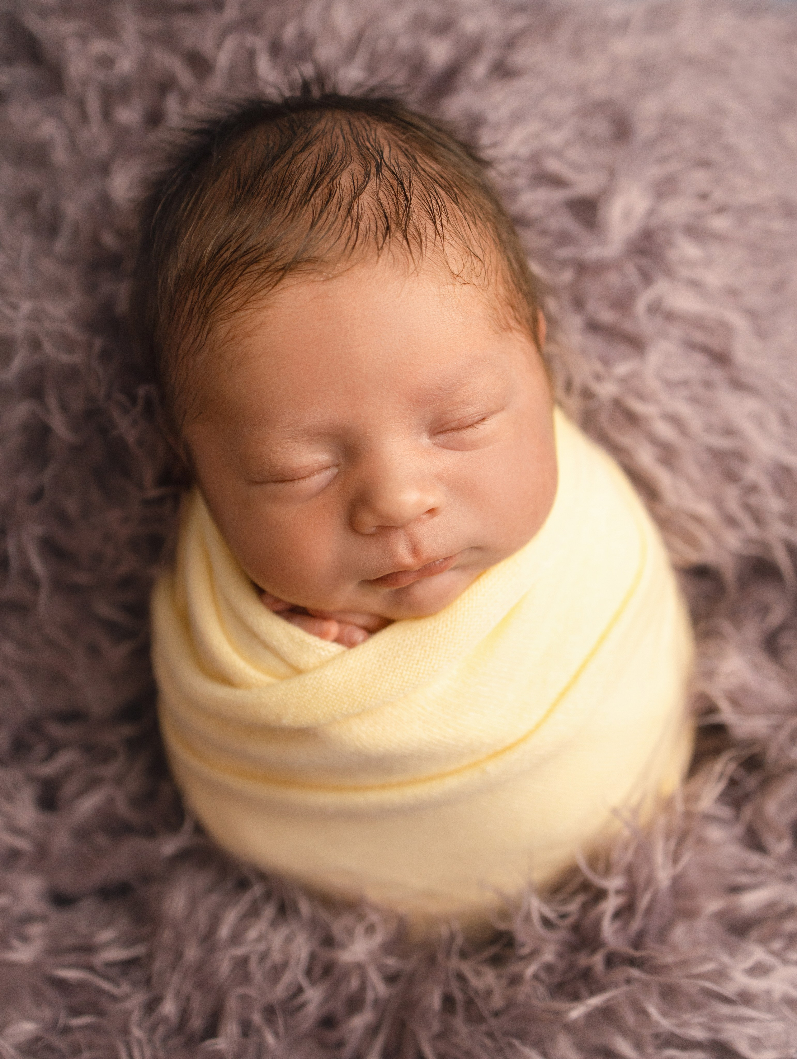 Фотосессия новорождённой двойни. Фотограф беременности и новорождённых в Набережных Челнах