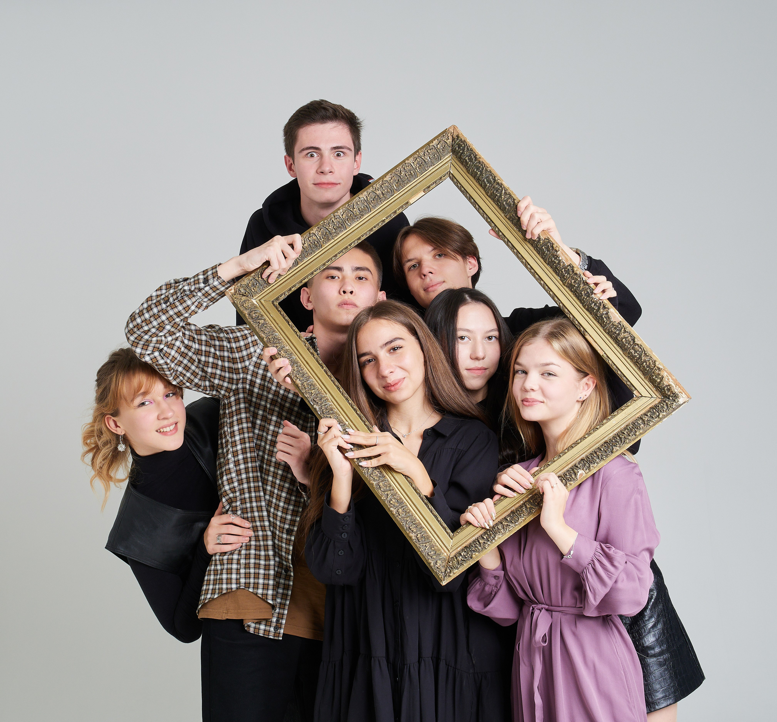 Выпускные альбомы. Студийный, семейный, свадебный, фэшн и ню фотограф в Астрахани, производство выпускных альбомов. Руслан Кондрашин