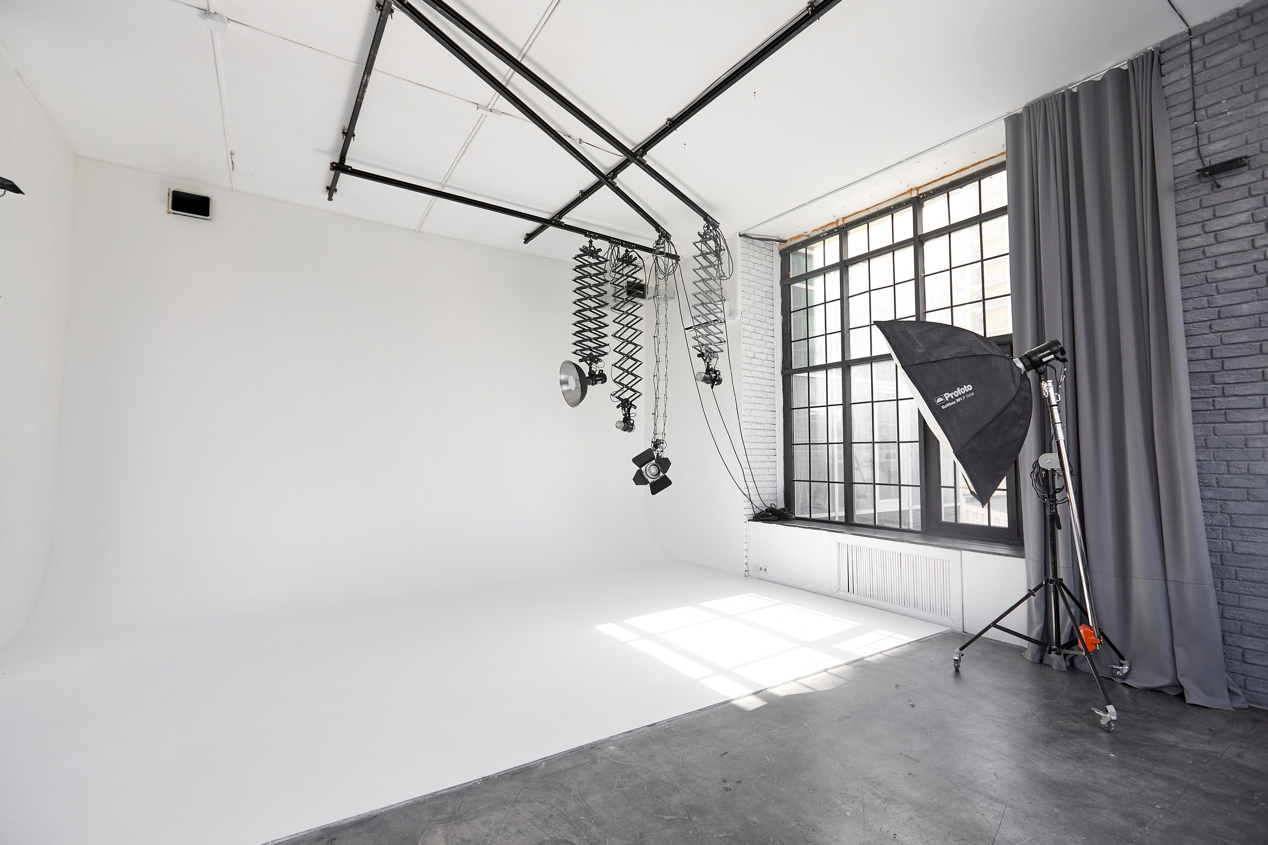 Фотостудии. Фото и видеосъемка Alex May Екатеринбург