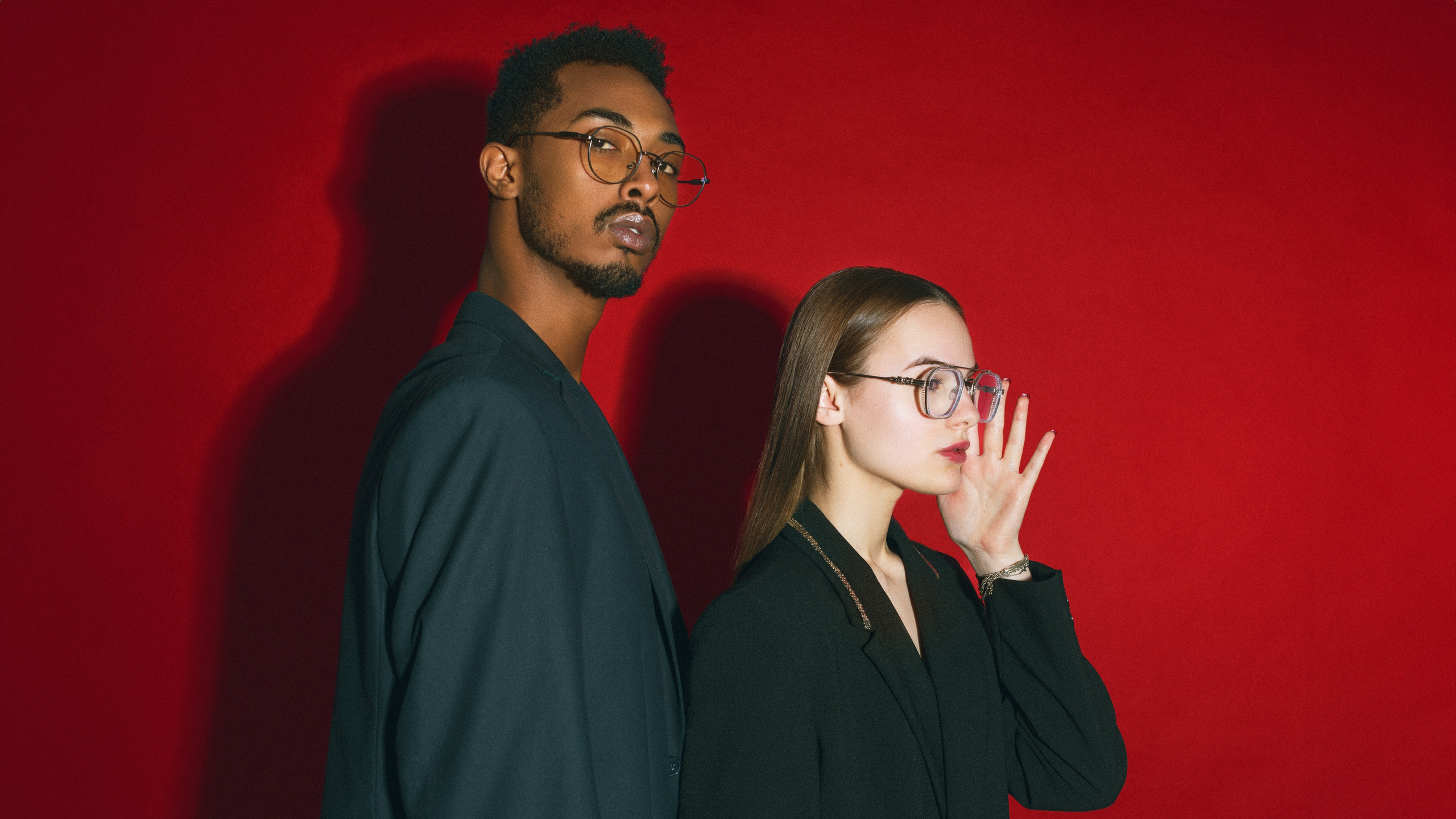 Главная страница сайта Kovalenko Alexander – профессионального фотографа в Китае. Услуги фотосъемки для маркетплейсов, модной индустрии, ювелирных украшений и портретов в Гуанчжоу