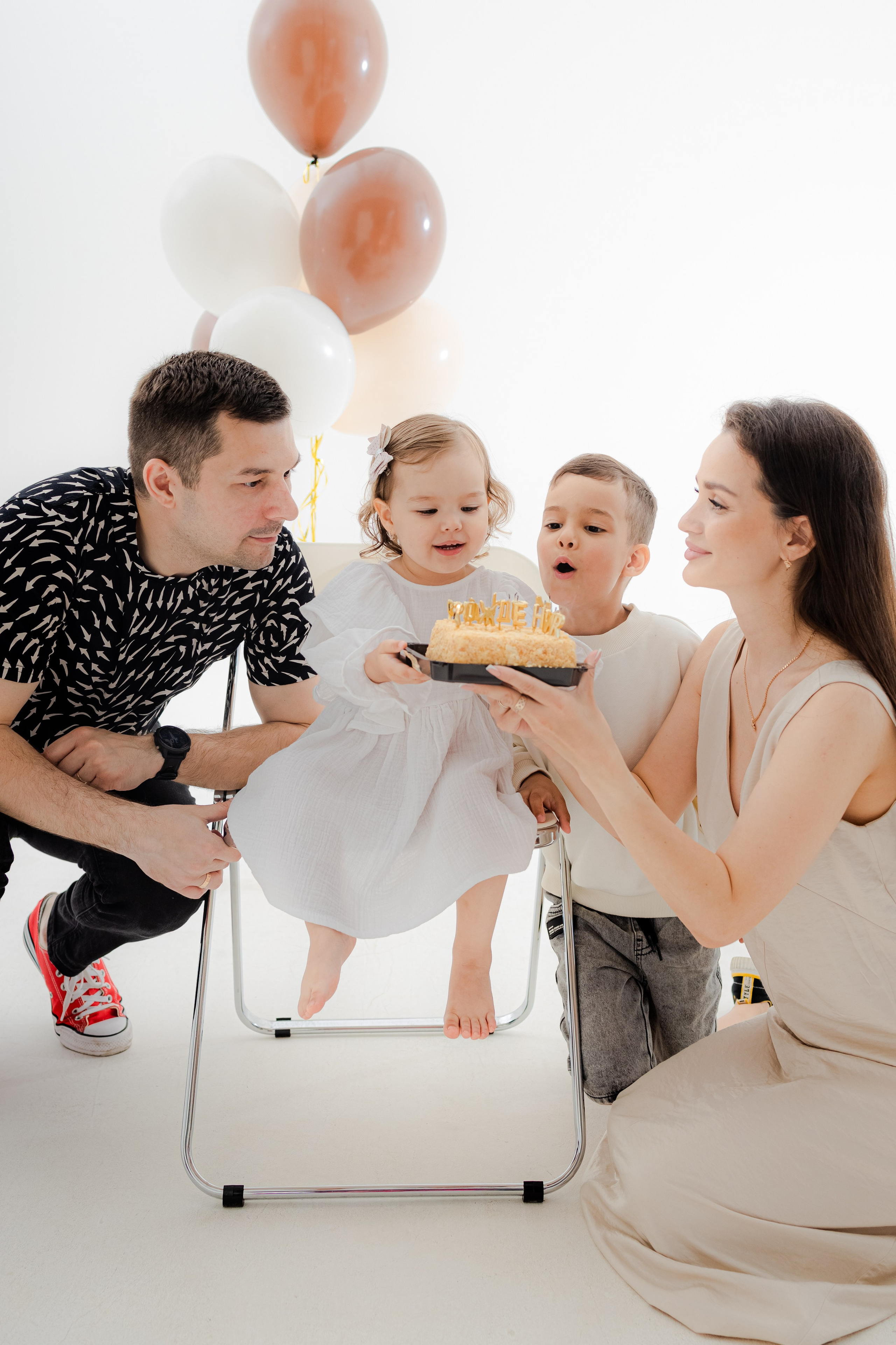 семейная фотосессия в студии с детьми в москве, детская фотосессия в фотостудии в москве, уютные нежные семейные фотосессии в москве, семейная беременная фотосессия в москве с детьми, фотосессия беременности с мужем в москве, светлые фотостудии в москве, стильные семейные фотосессии в москве, фотосессии в стиле lifestyle, фотосессии в стиле лайфстайл в москве, Семейная фотография в москве , семейный фотограф в москве , семейная фотосессия в москве , семья , детская фотография , фотограф , женский портрет , фотосессия , детский портрет , детский фотограф , lovestory , новогодняя фотосессия , детское фото , детская фотосессия , эмоциональные семейные фотосессии в москве, портретная фотография в москве, заказать семейный фотоальбом в москве