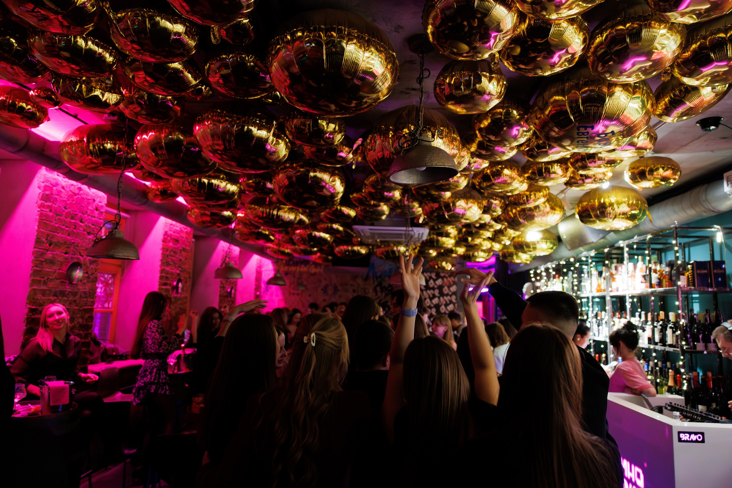 VINOTEKA BAR x MAGAZ. СВОИ. ФОТООТЧЕТЫ-СОБЫТИЯ-МЕСТА