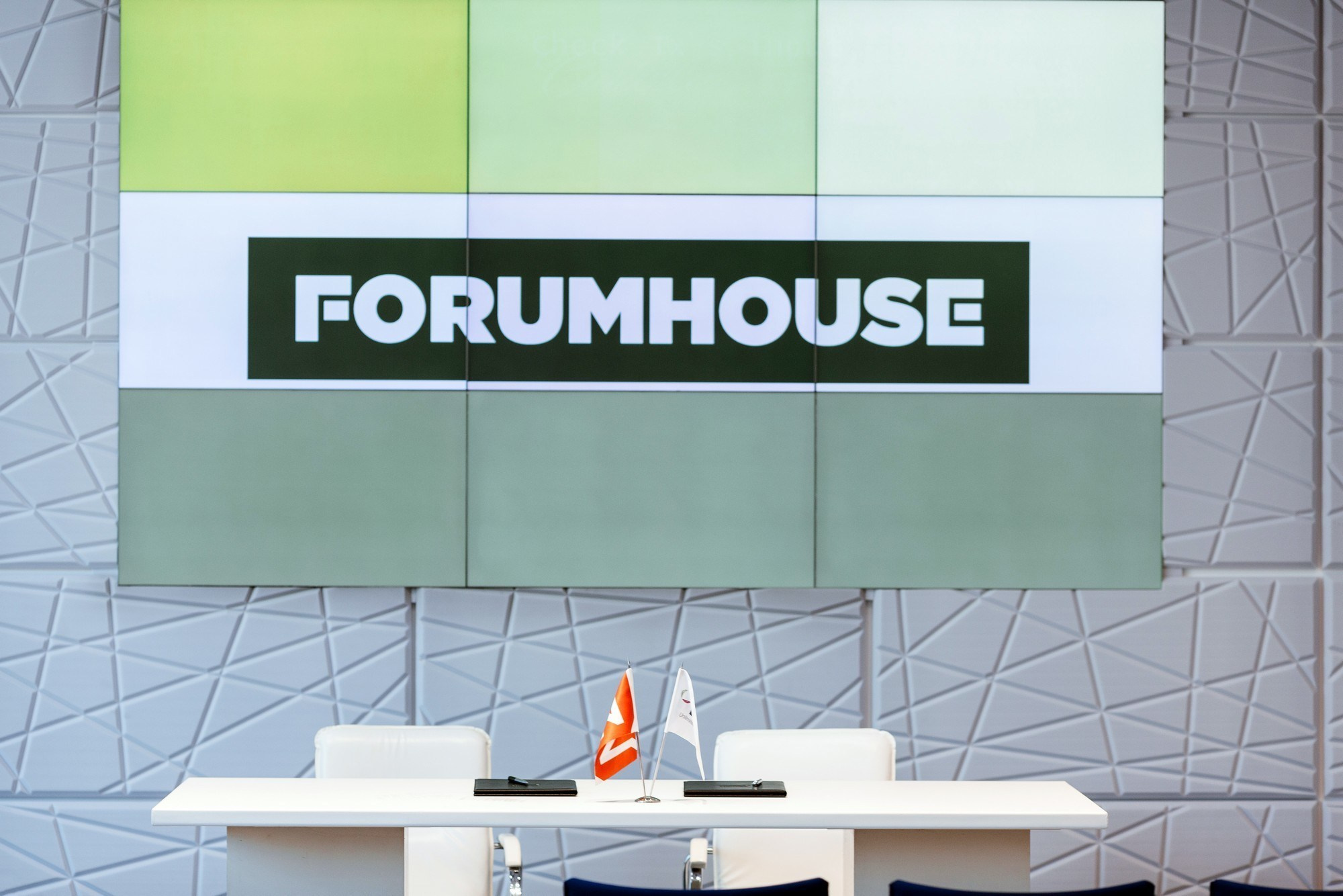 Фотограф на выставку в Москве, заказать услуги профессиональной фотосъёмки — Цены и стоимость услуг фотографа на съёмку выставки