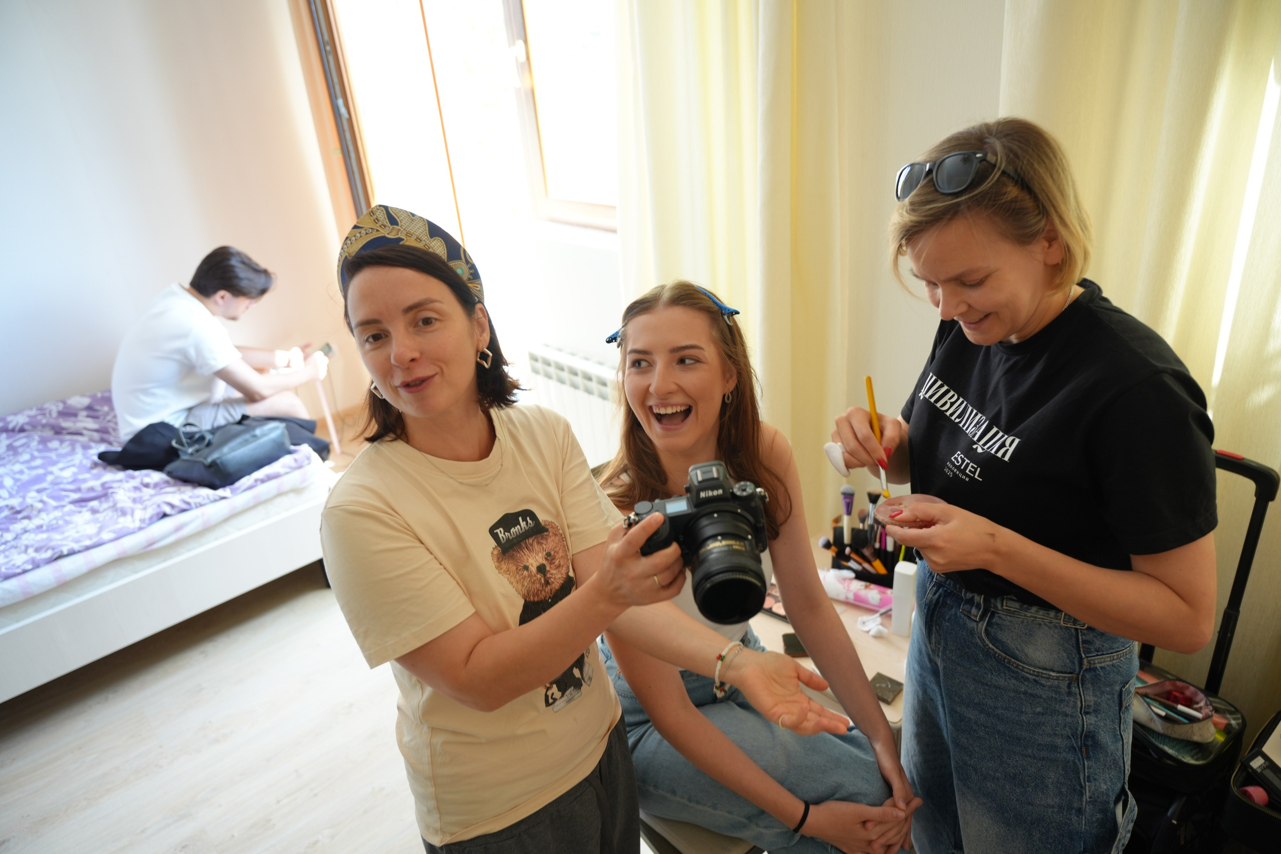 #backstage со съёмок команды в загородном доме. Портретный фотограф в Санкт-Петербурге Дмитриева Наталия