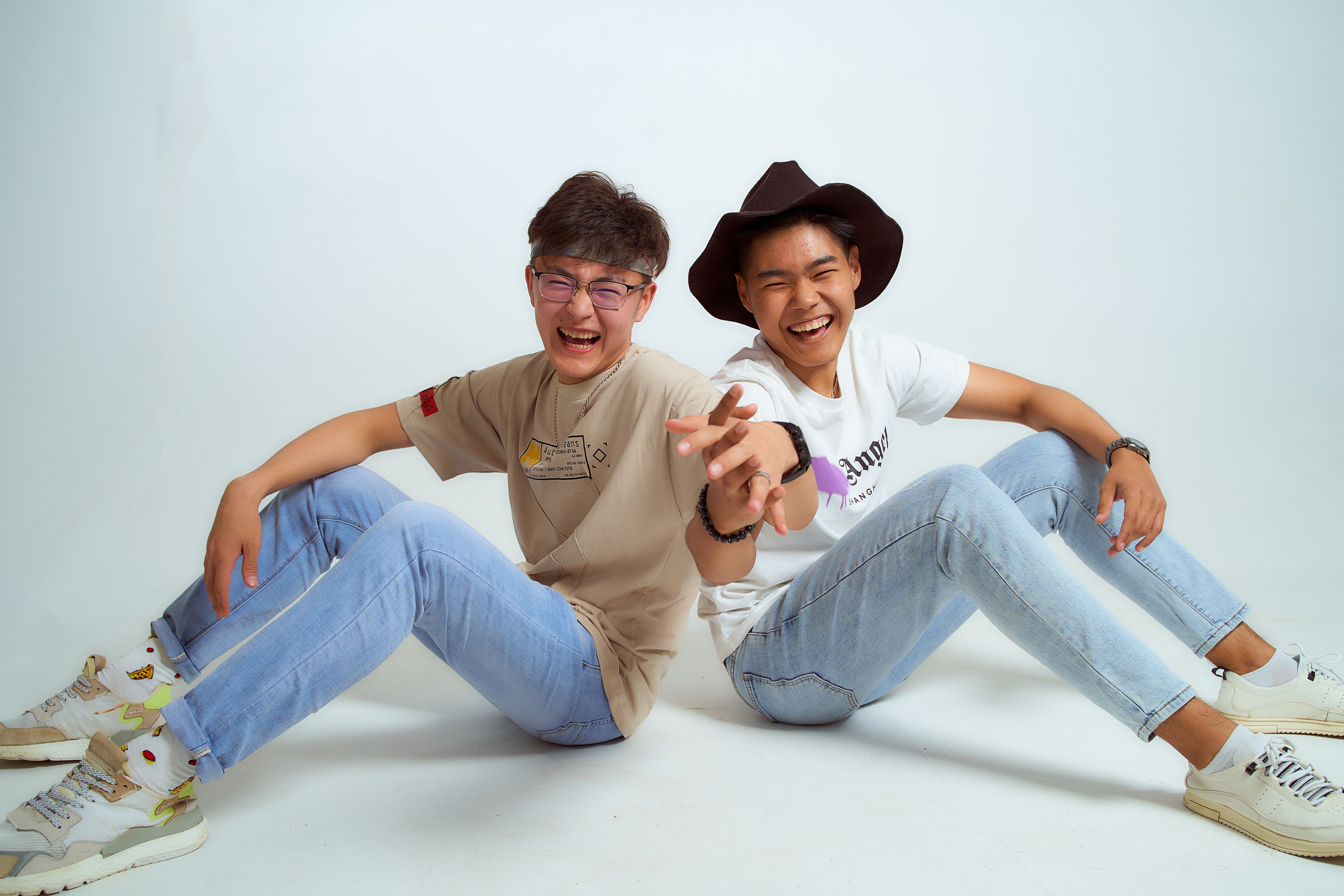 УСЛУГИ 9-11 КЛАССЫ. Школьный фотограф в Уральске, студия | Классный Школьный Альбом