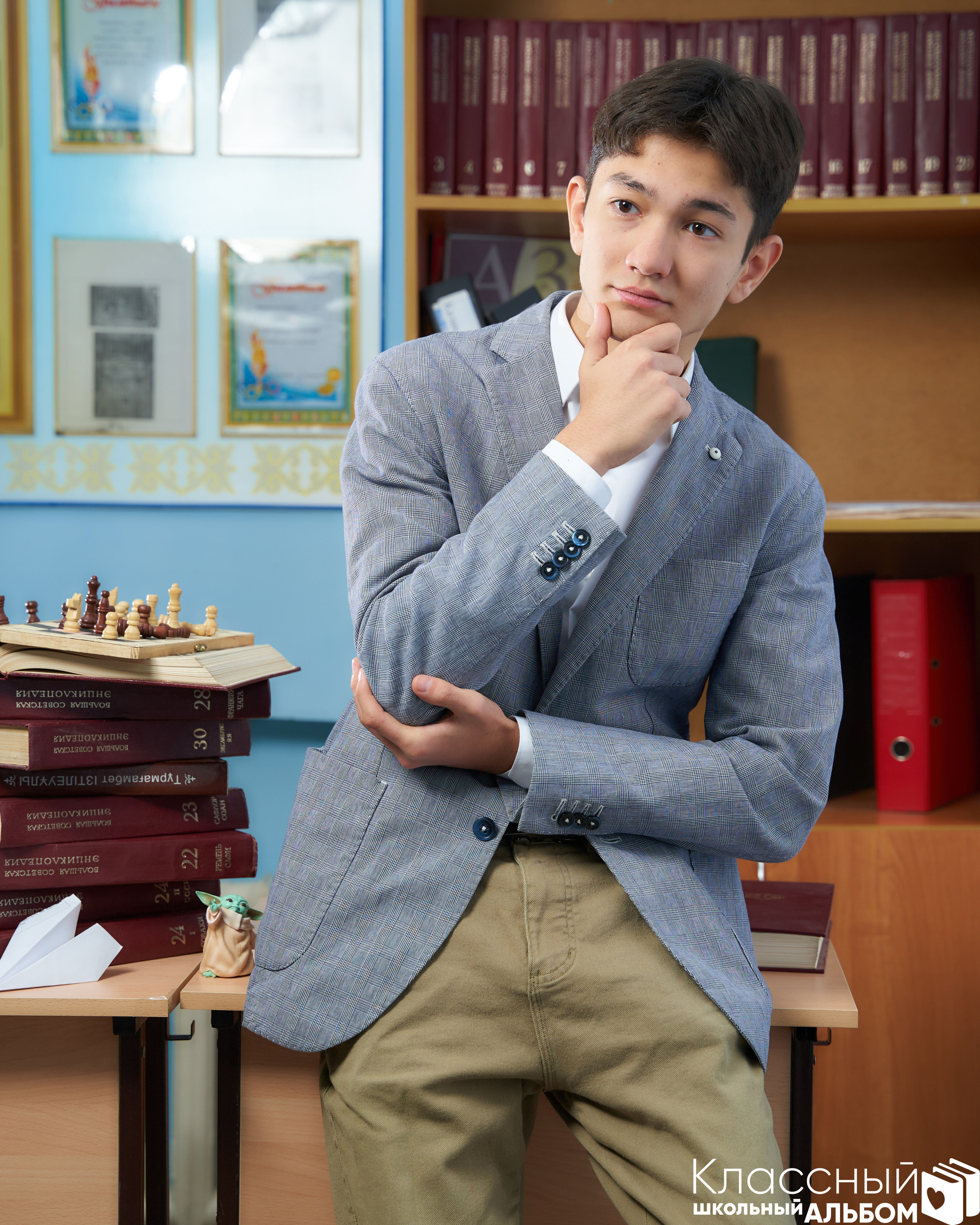 УСЛУГИ 9-11 КЛАССЫ. Школьный фотограф в Уральске, студия | Классный Школьный Альбом