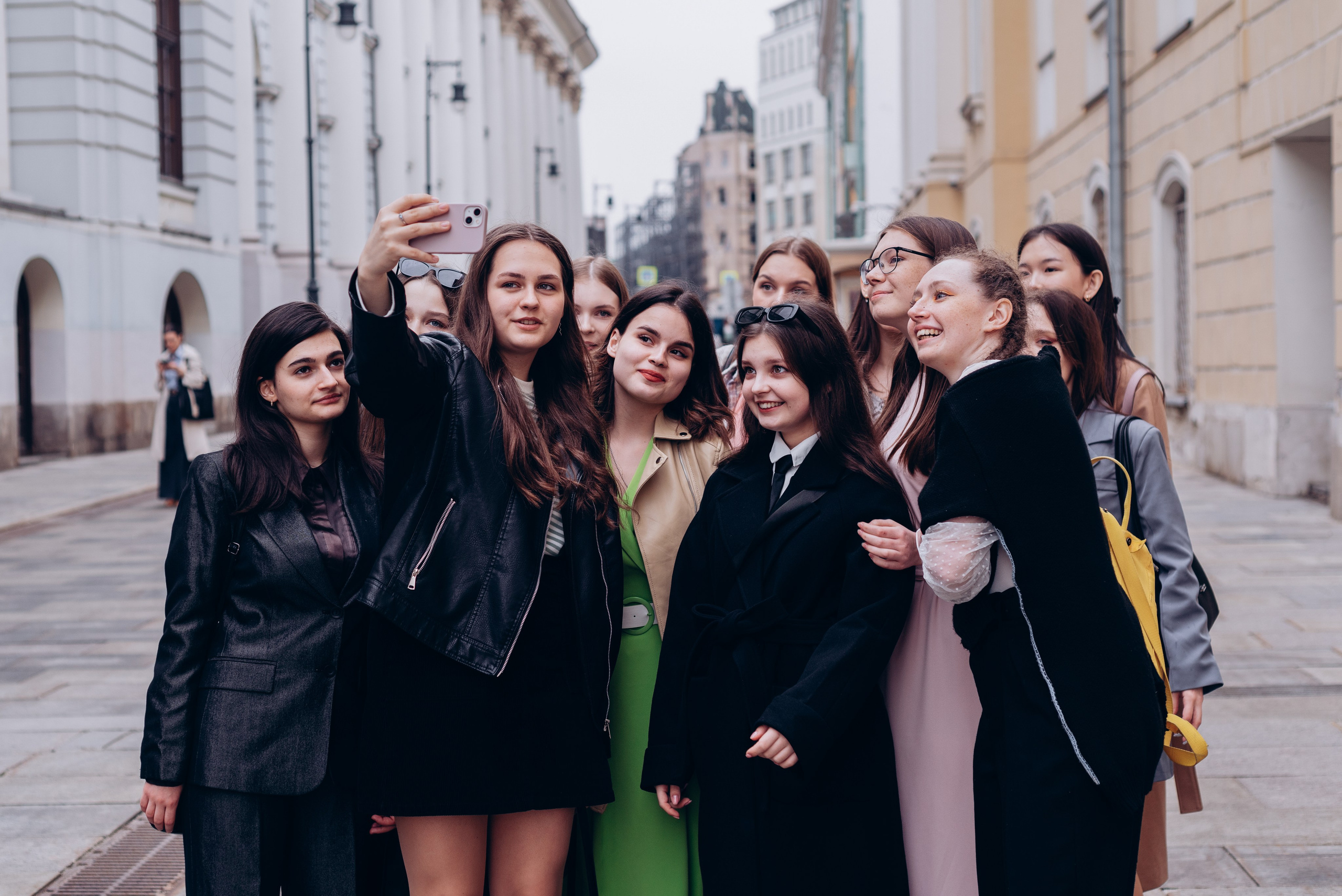 Выпускные альбомы без нервов в Москве — Идеальный альбом!. MILATE — выпускные альбомы, фотосессии и видео в Москве