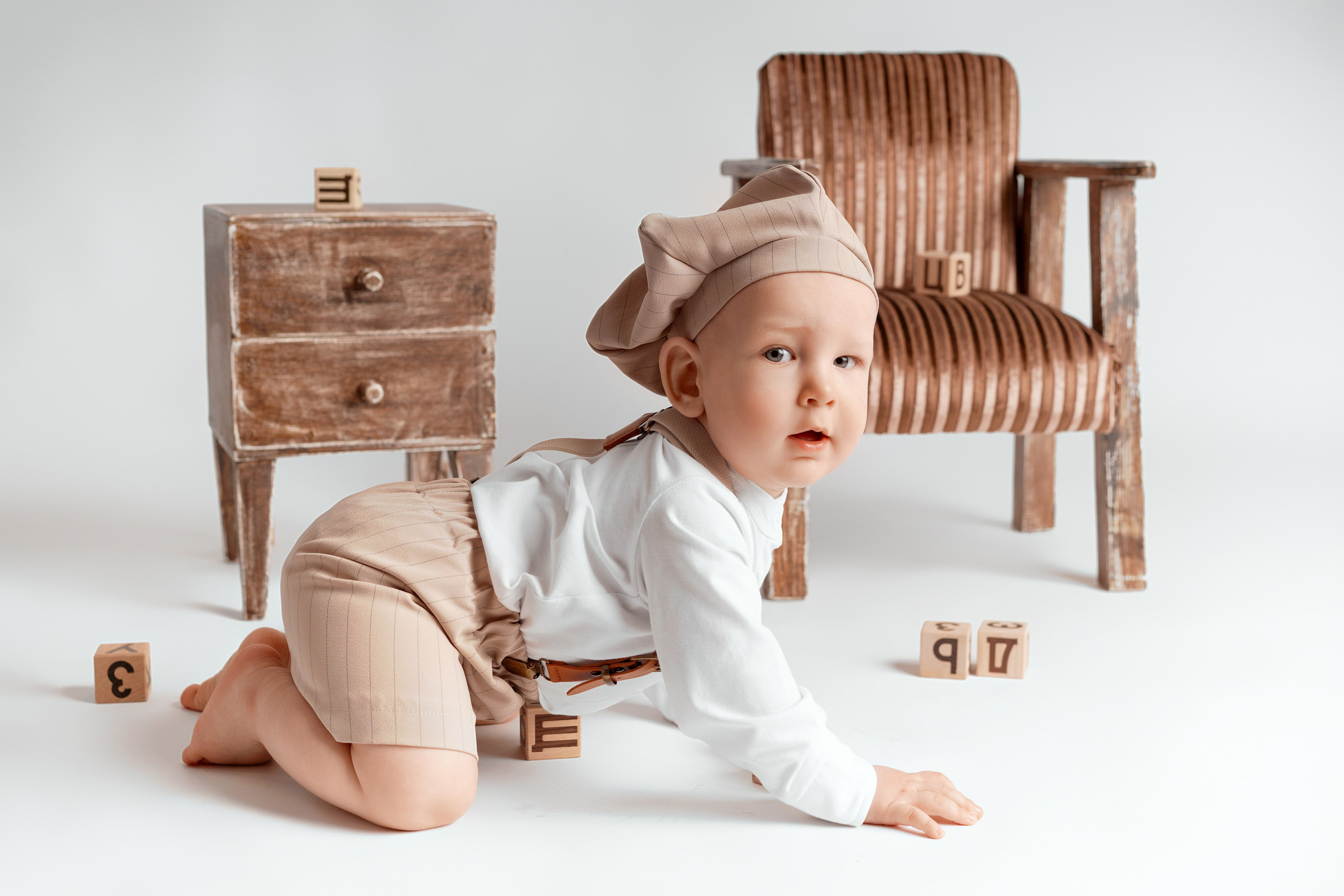 ГОДИК В РЕТРО СТИЛЕ. Фотограф новорожденных беременных в Тюмени Ткачук Татьяна