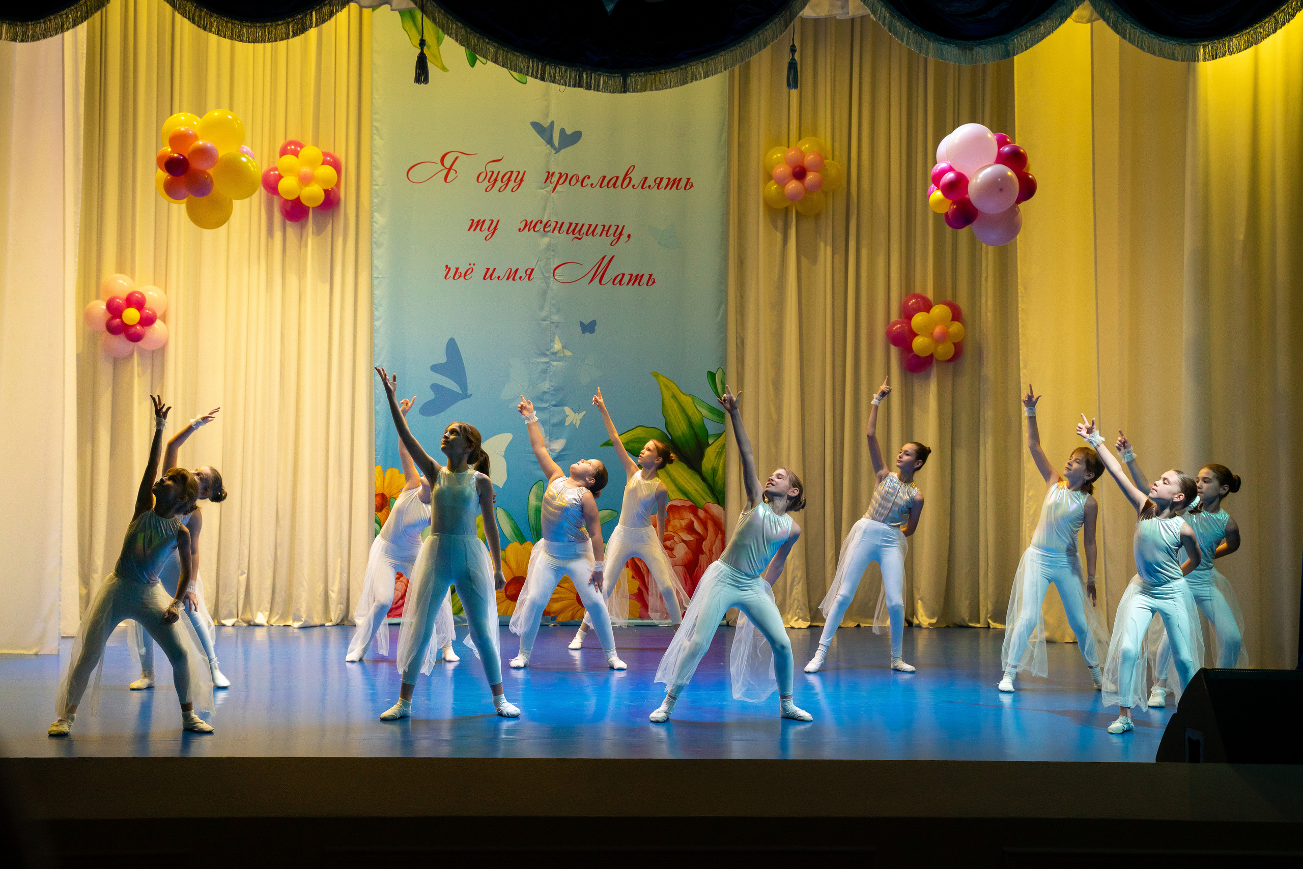 День матери. Марьина роща. Жизнь курорта Кабардинка в фотографиях