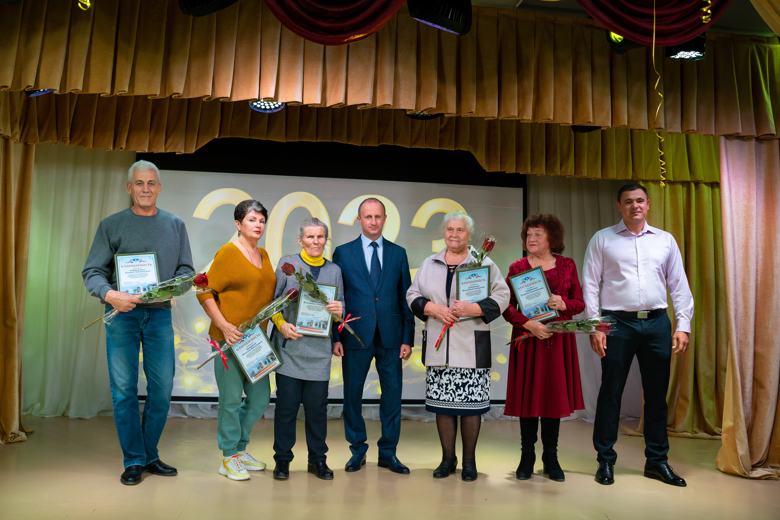 Новогодний концерт, с. Виноградное. Жизнь курорта Кабардинка в фотографиях