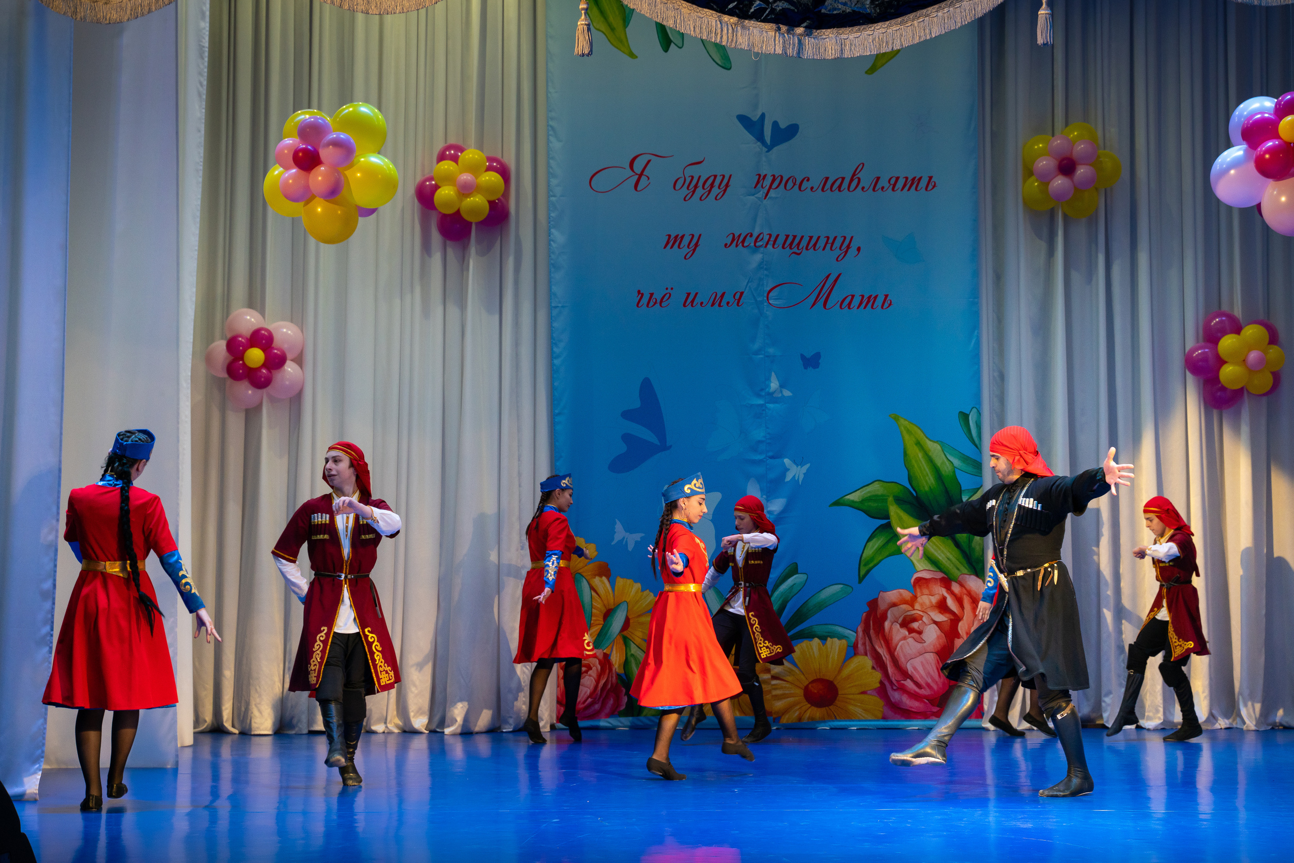 День матери. Марьина роща. Жизнь курорта Кабардинка в фотографиях