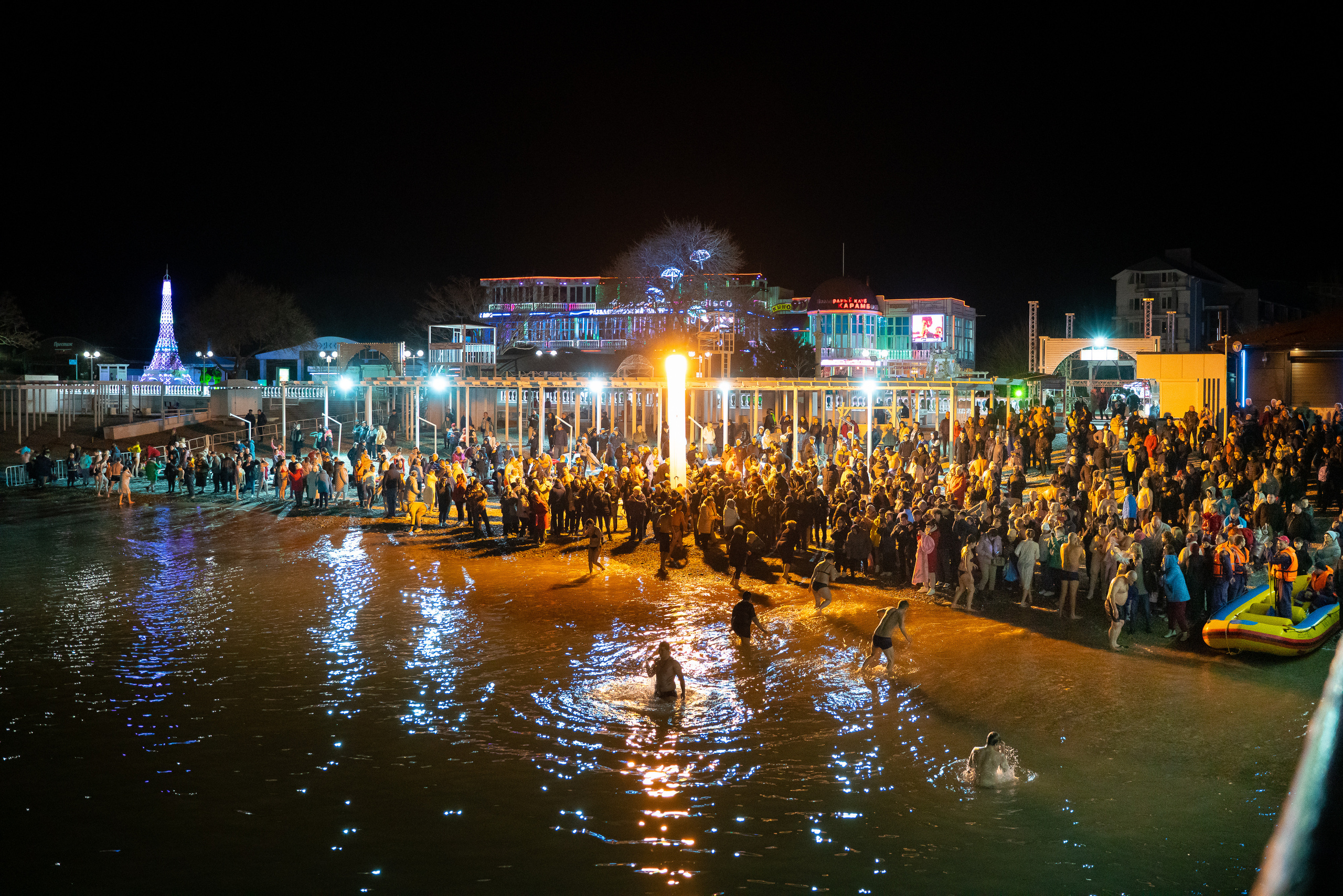 Крещение. Жизнь курорта Кабардинка в фотографиях