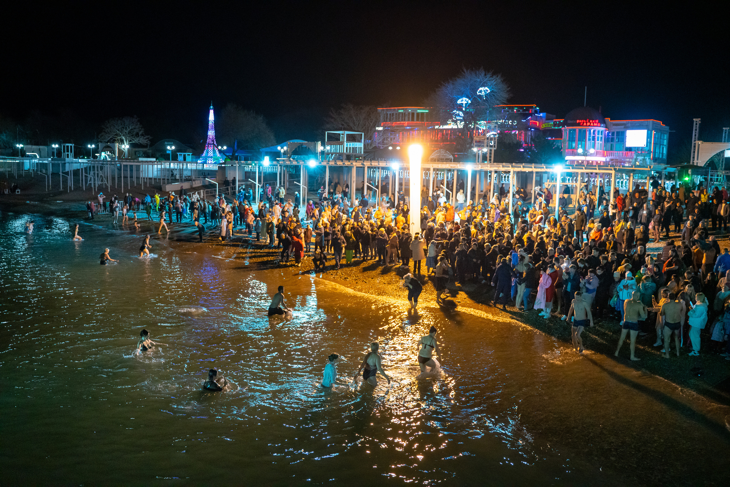 Крещение. Жизнь курорта Кабардинка в фотографиях