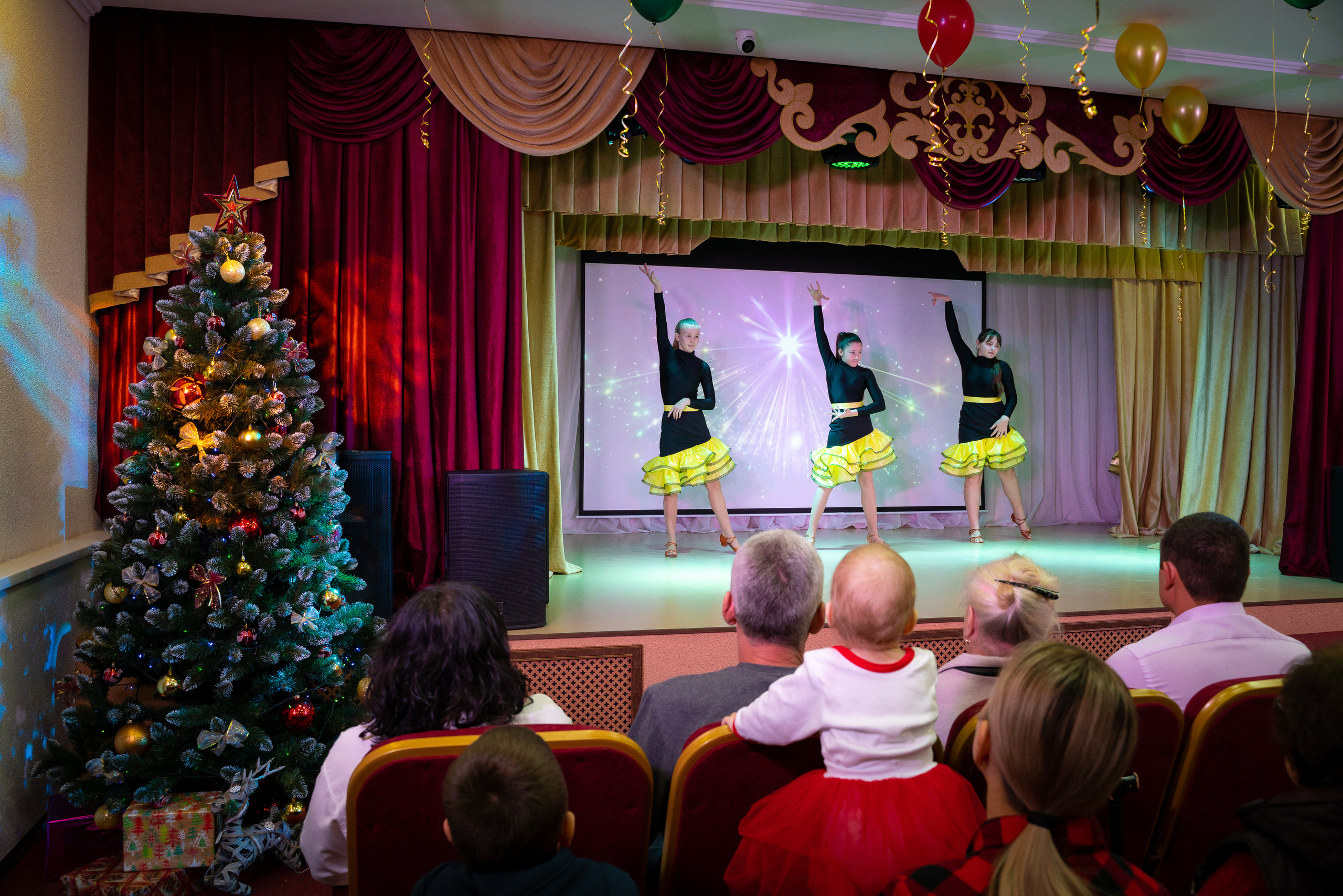 Новогодний концерт, с. Виноградное. Жизнь курорта Кабардинка в фотографиях