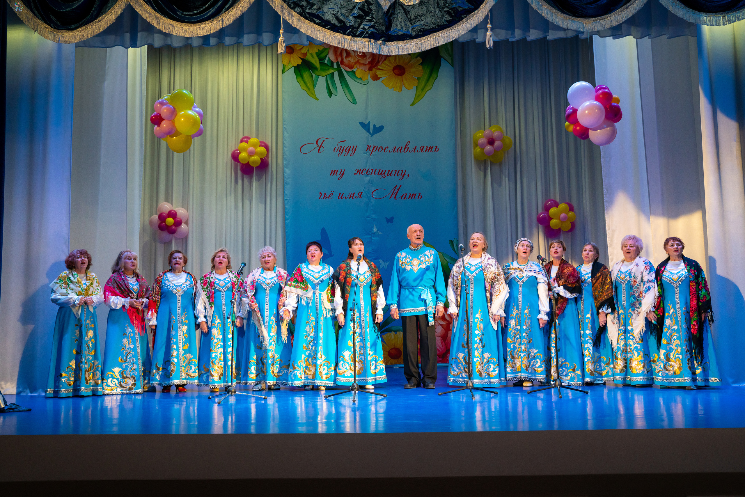 День матери. Марьина роща. Жизнь курорта Кабардинка в фотографиях