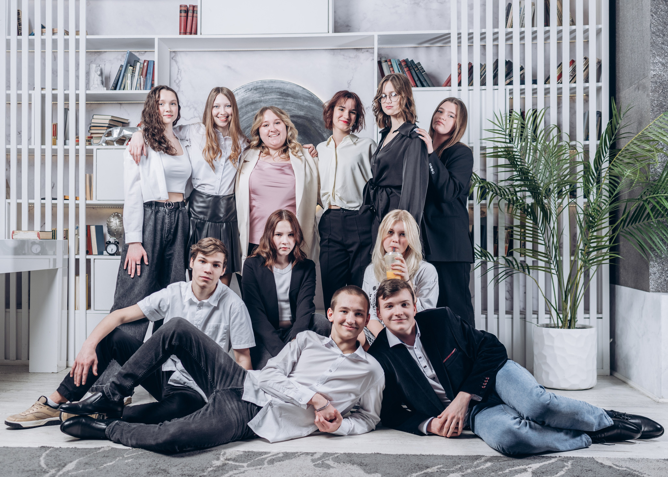 Выпускной альбом с душой — фотосессия, ретушь и дизайн в Москве. MILATE — выпускные альбомы, фотосессии и видео в Москве