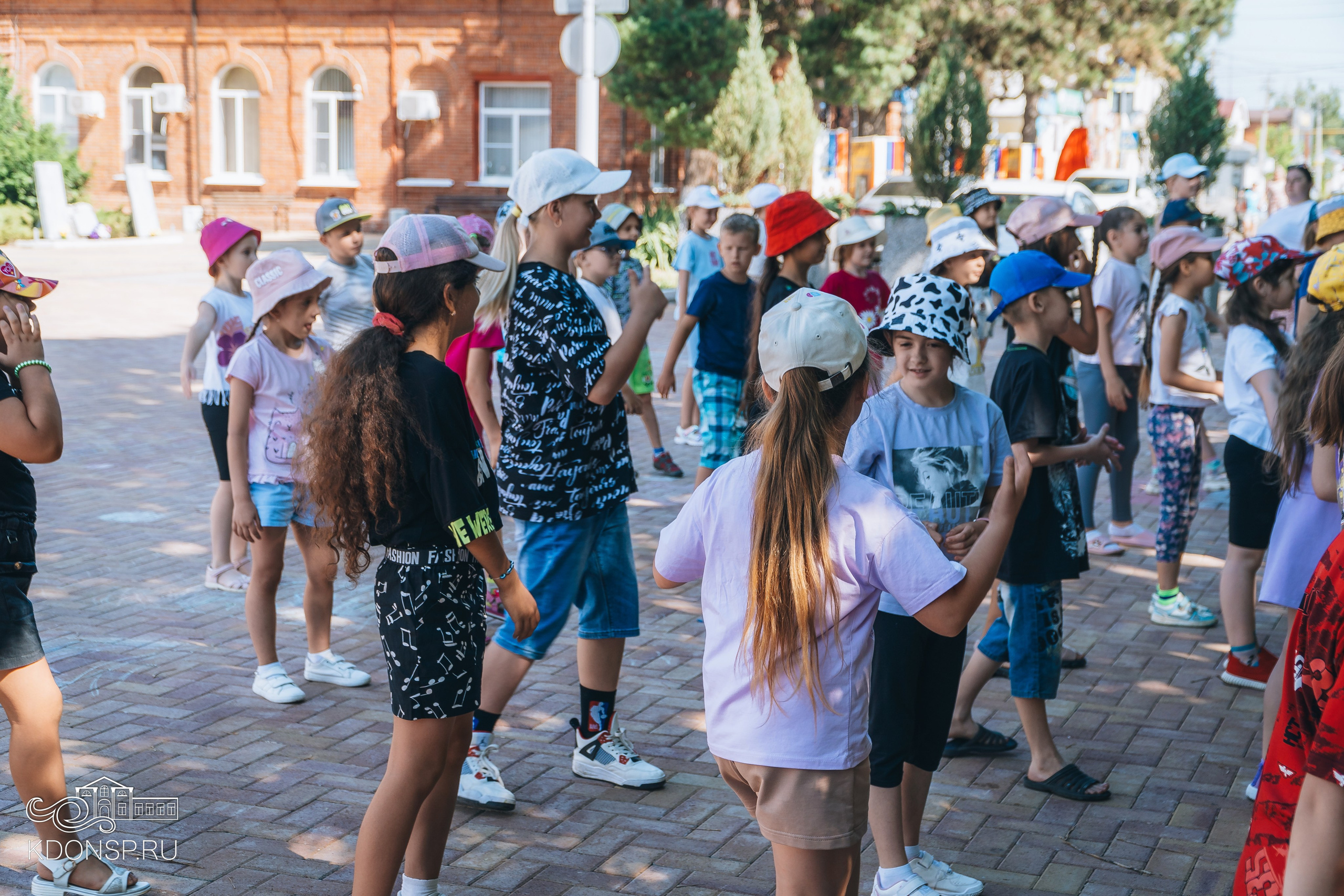 Детская зарядка со спортсменом. Новотитаровский Дом культуры