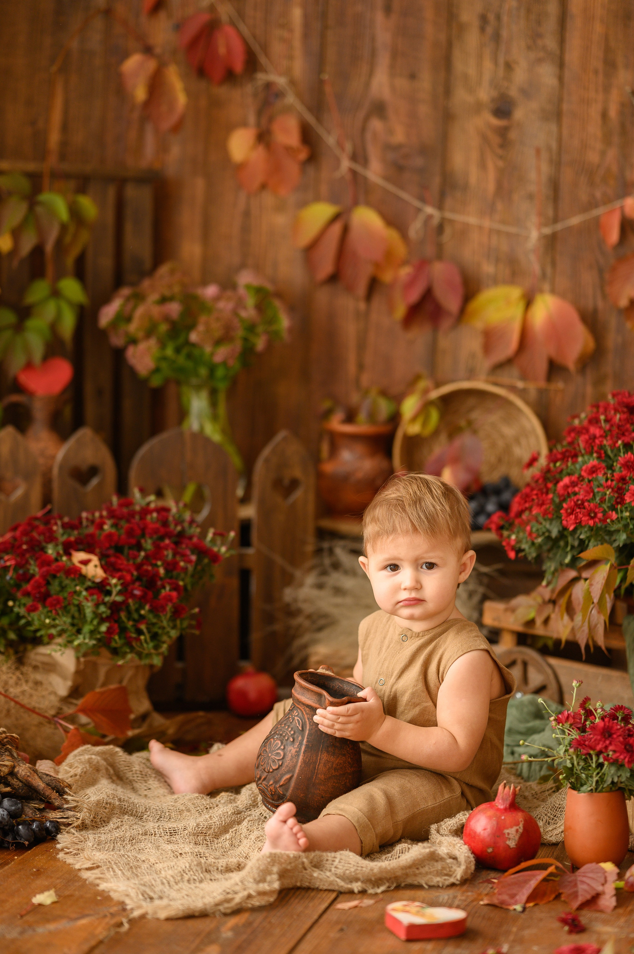 Коля и гранаты-виноград. Детский и семейный фотограф Ирина Гладких
