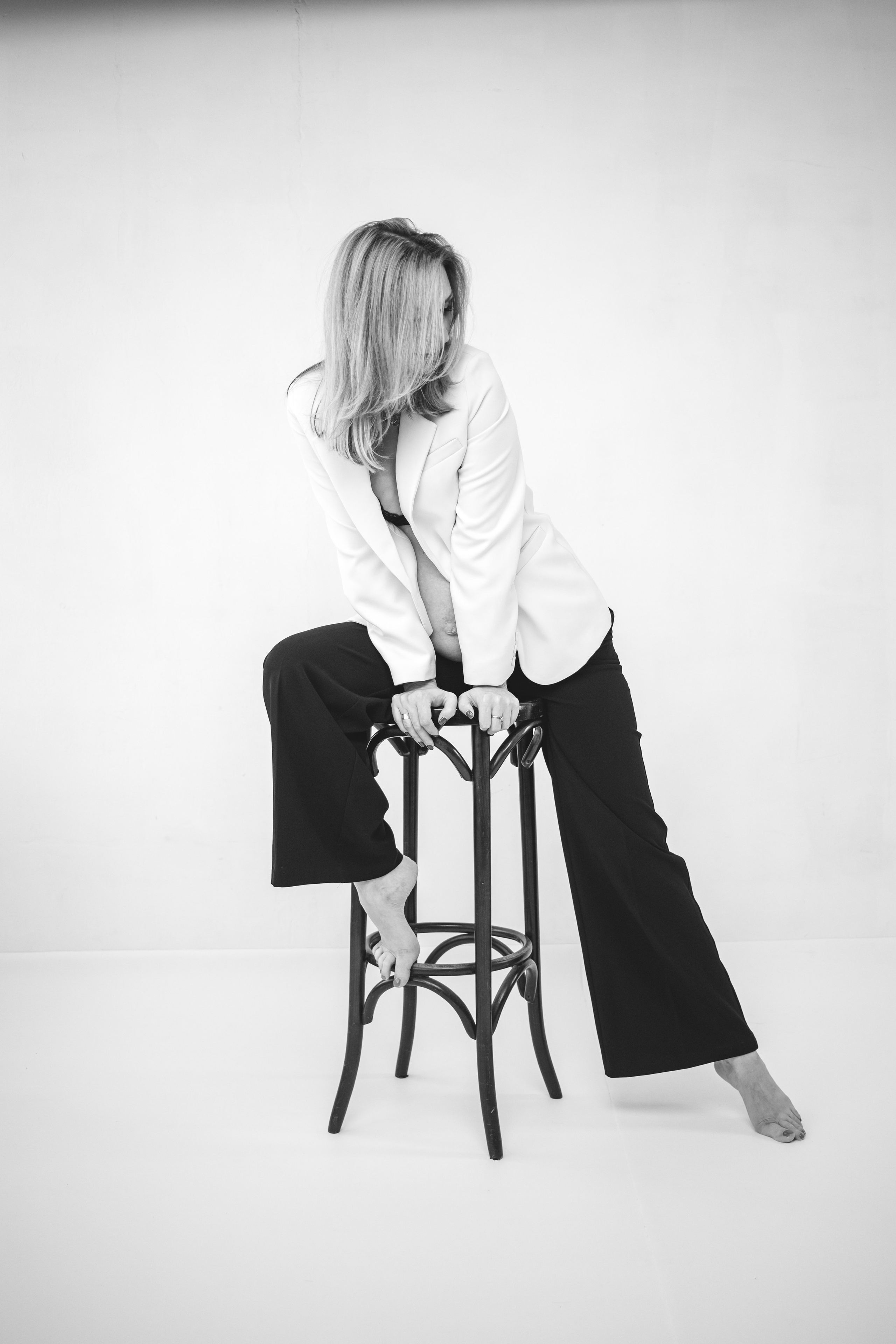 Фотосессия беременности в студии в Петергофе