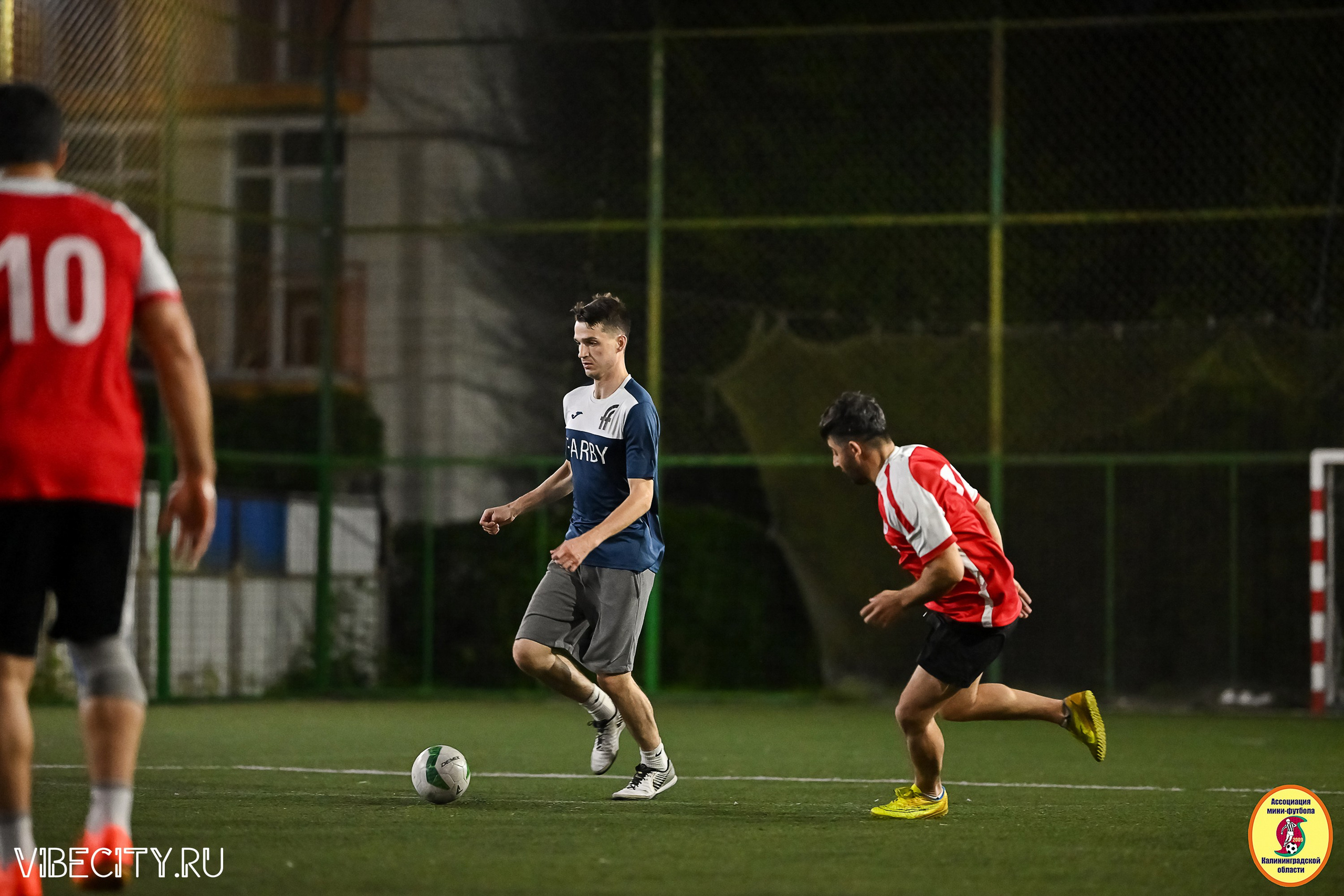 ИГРЫ МИНИ-ФУТБОЛЬНОЙ И КОРПОРАТИВНОЙ ЛИГИ. VIBECITY.RU Вайб Сити Ру Фоторепортажи Фотоотчеты Калининград