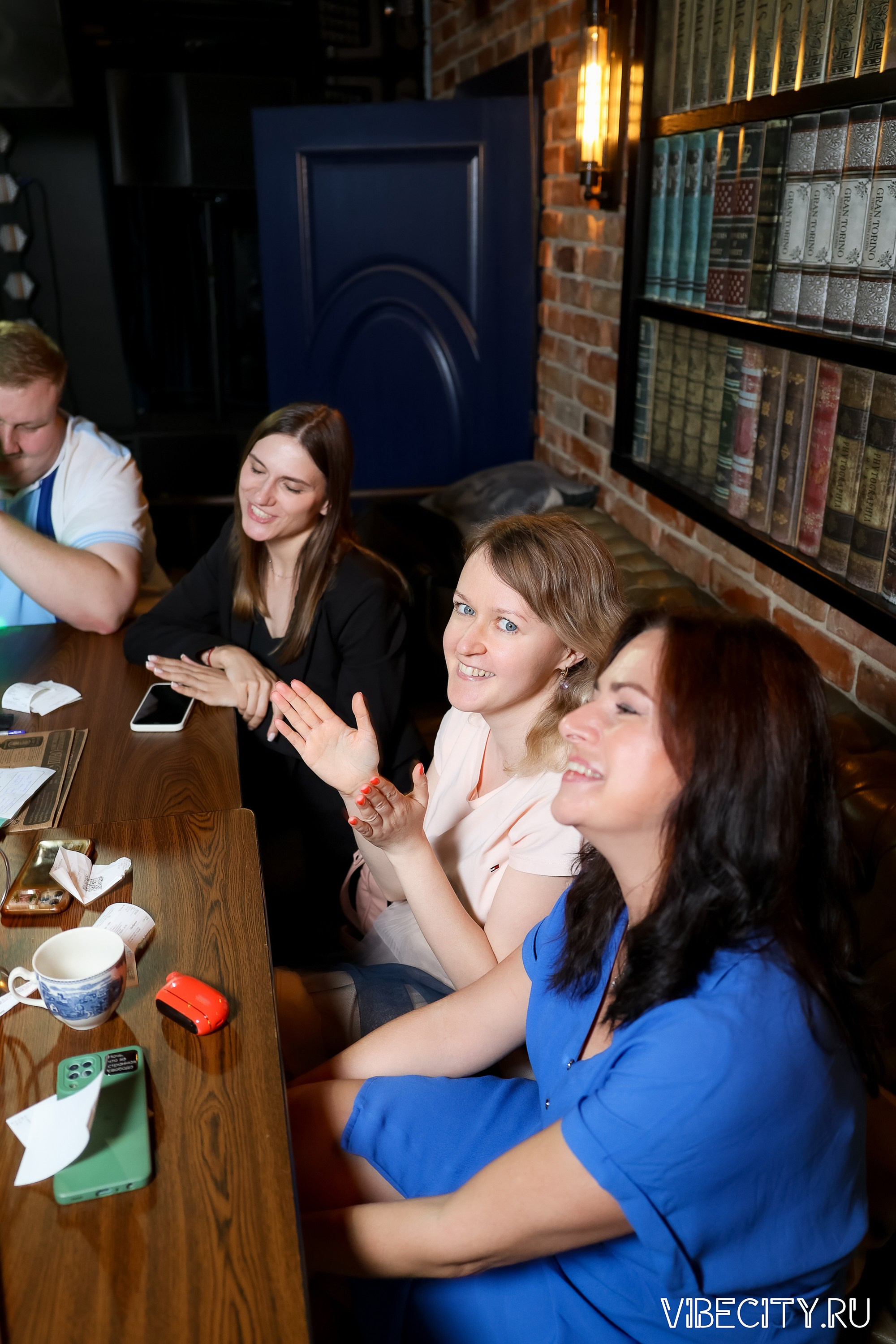 КВИЗ WHOIS. VIBECITY.RU Вайб Сити Ру Фоторепортажи Фотоотчеты Калининград