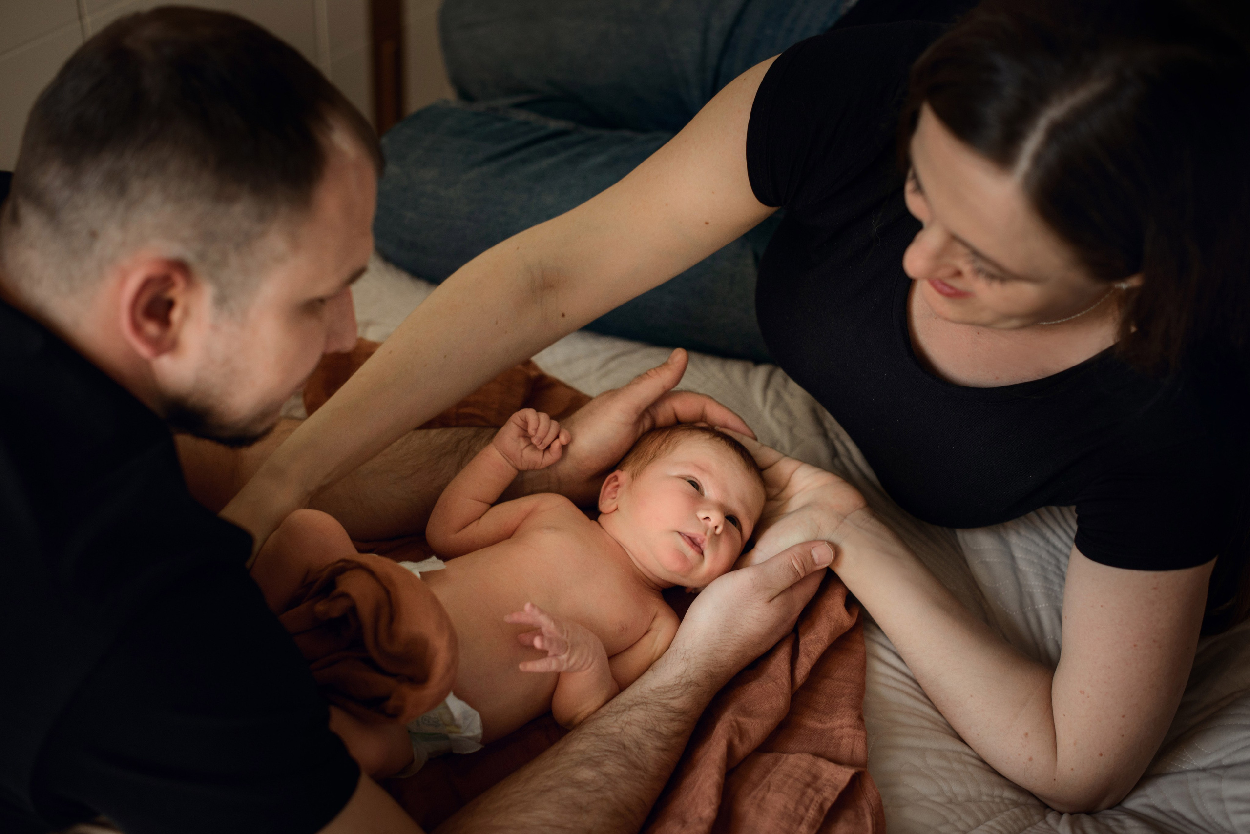 A family photo shoot at home, a family with a newborn baby. Photographer Elena Carruthers, Scotland