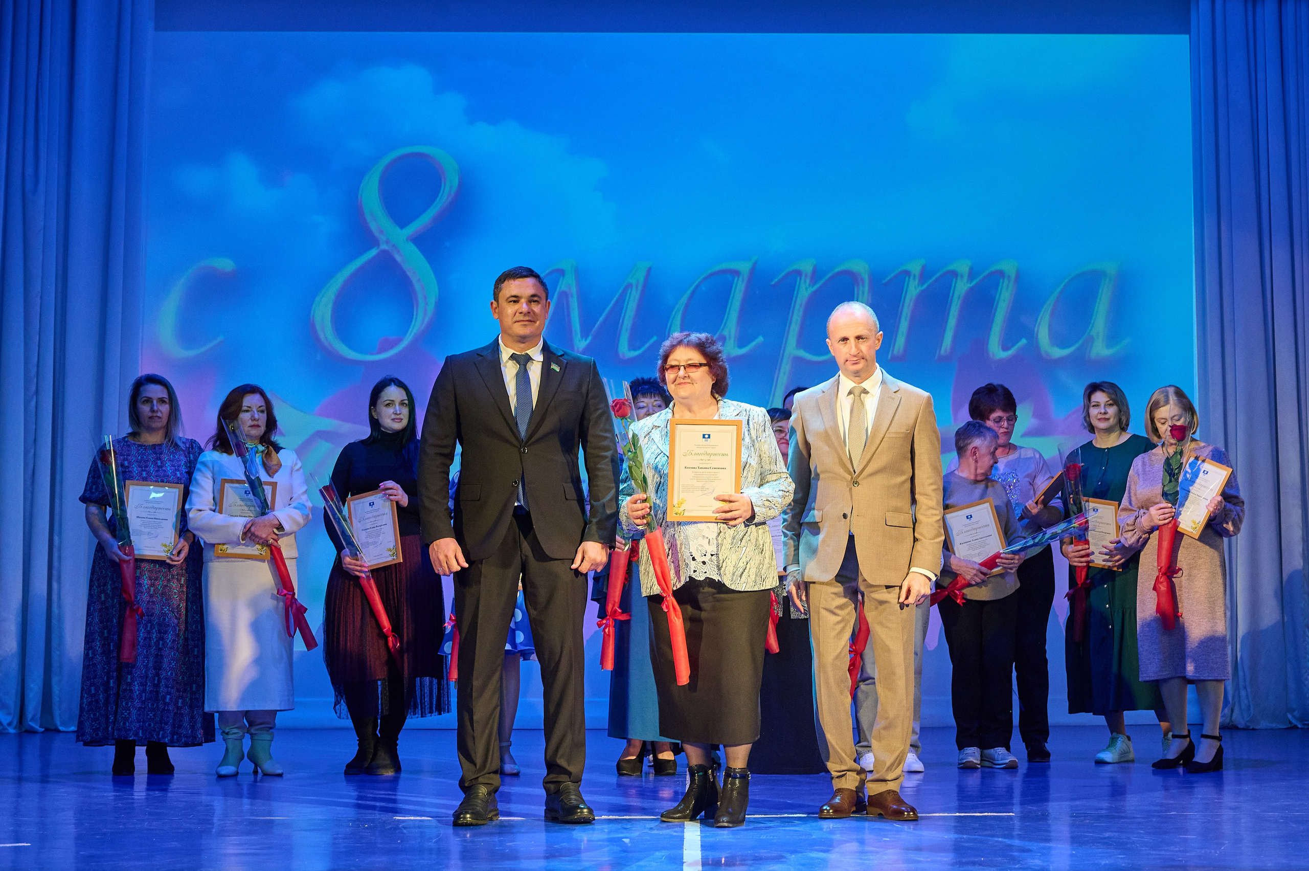 8 марта Марьина роща. Жизнь курорта Кабардинка в фотографиях