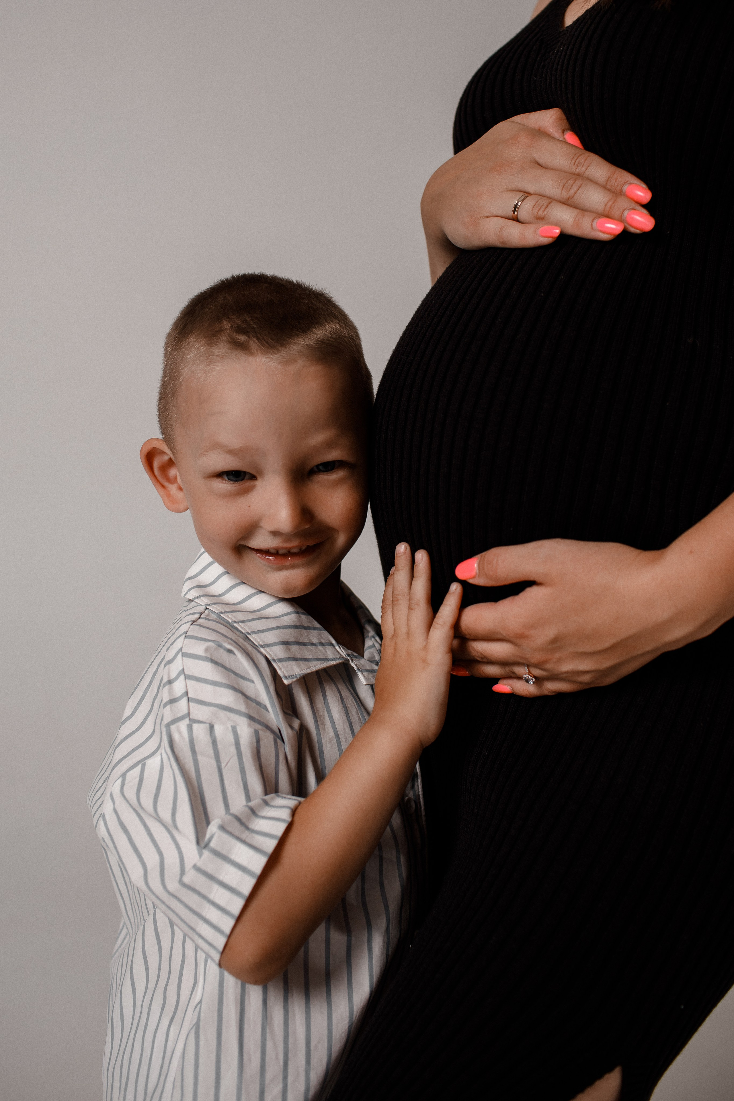 фотосессия беременности с малышом, мама и малыш