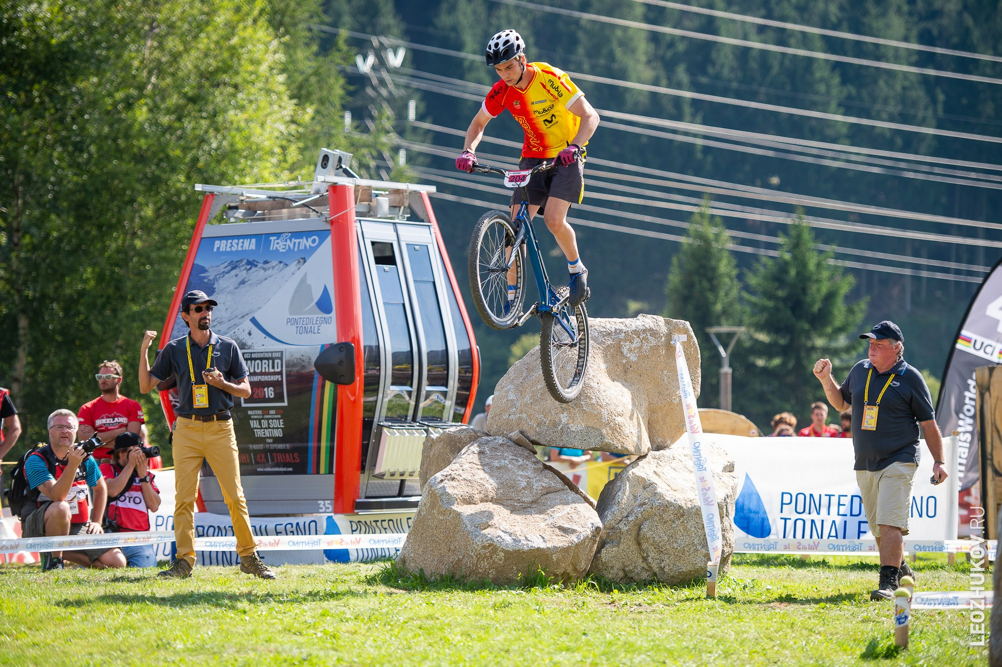 UCI Trials World Championships 2016 — finals. Sports photographer Leonid Zhukov