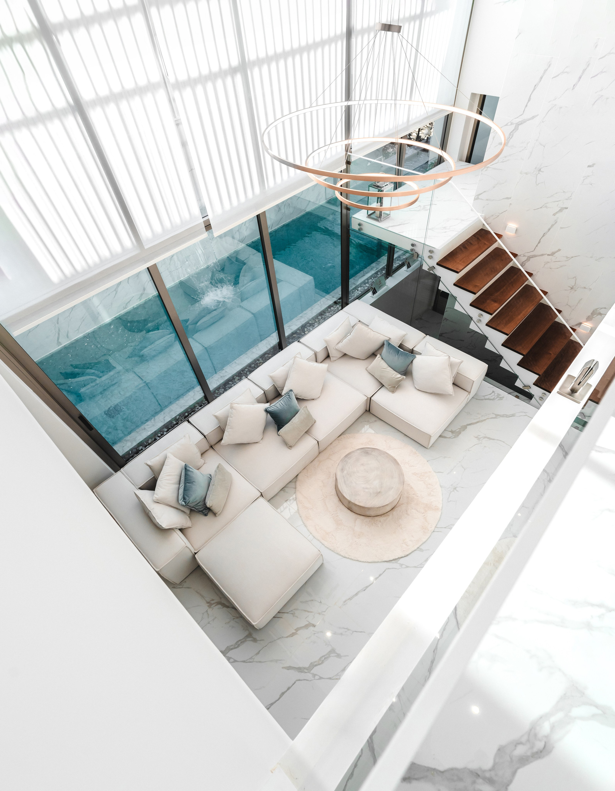 PERELUDE INTERIOR