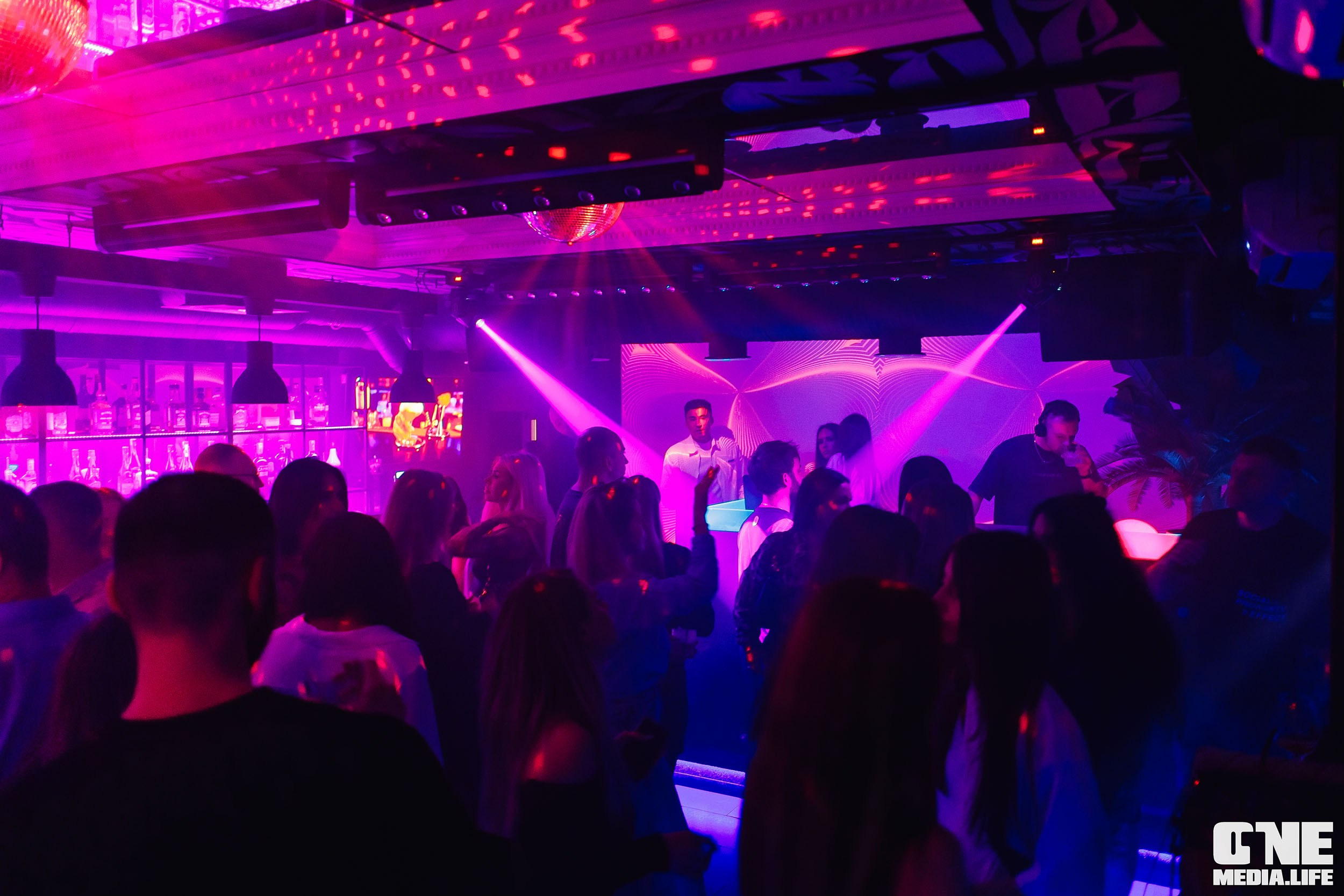 Репортаж с субботней тусовки в Nisha. One Media Life: фоторепортажи, фотоотчеты с мероприятий и заведений