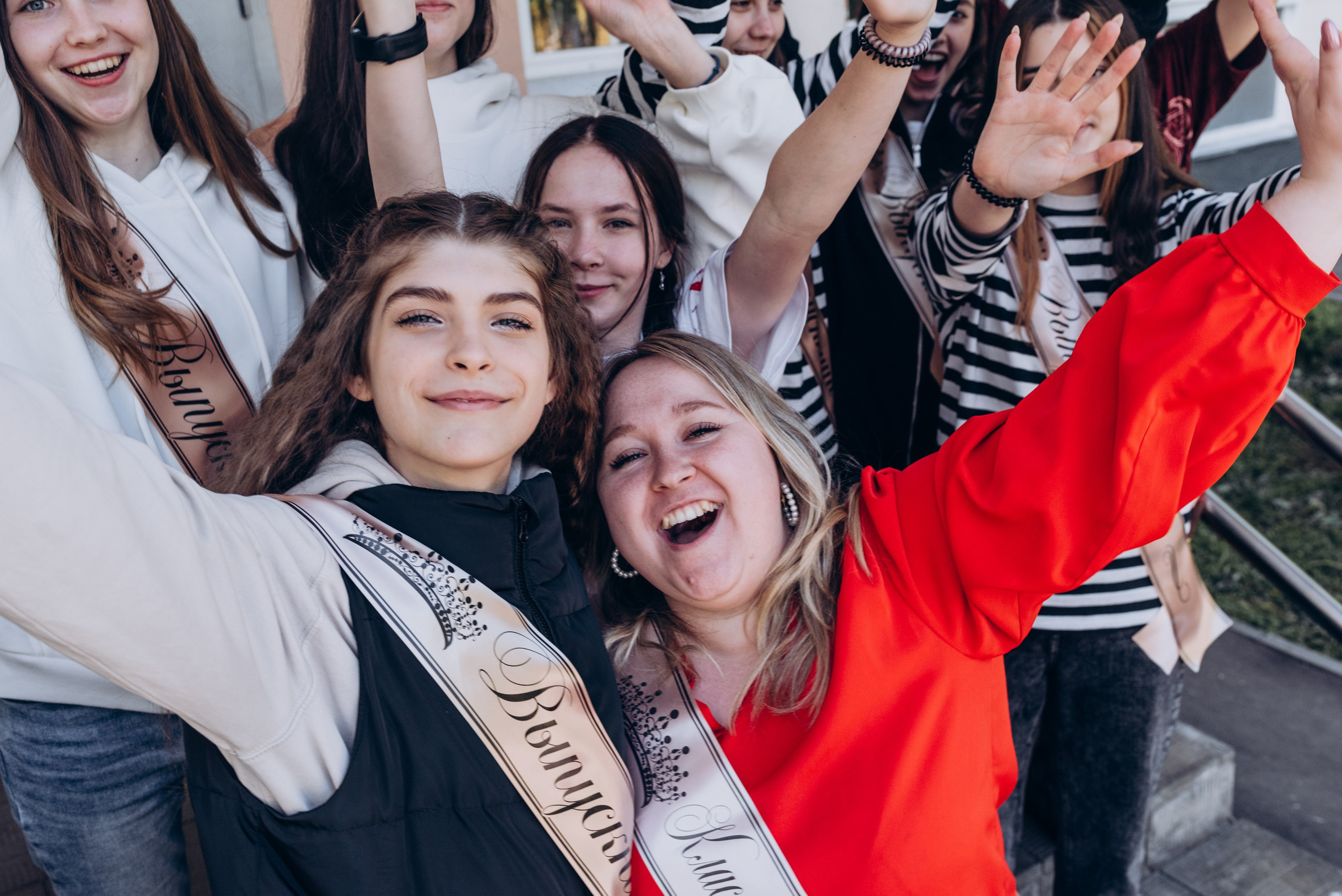 Выпускной альбом с душой — фотосессия, ретушь и дизайн в Москве. MILATE — выпускные альбомы, фотосессии и видео в Москве