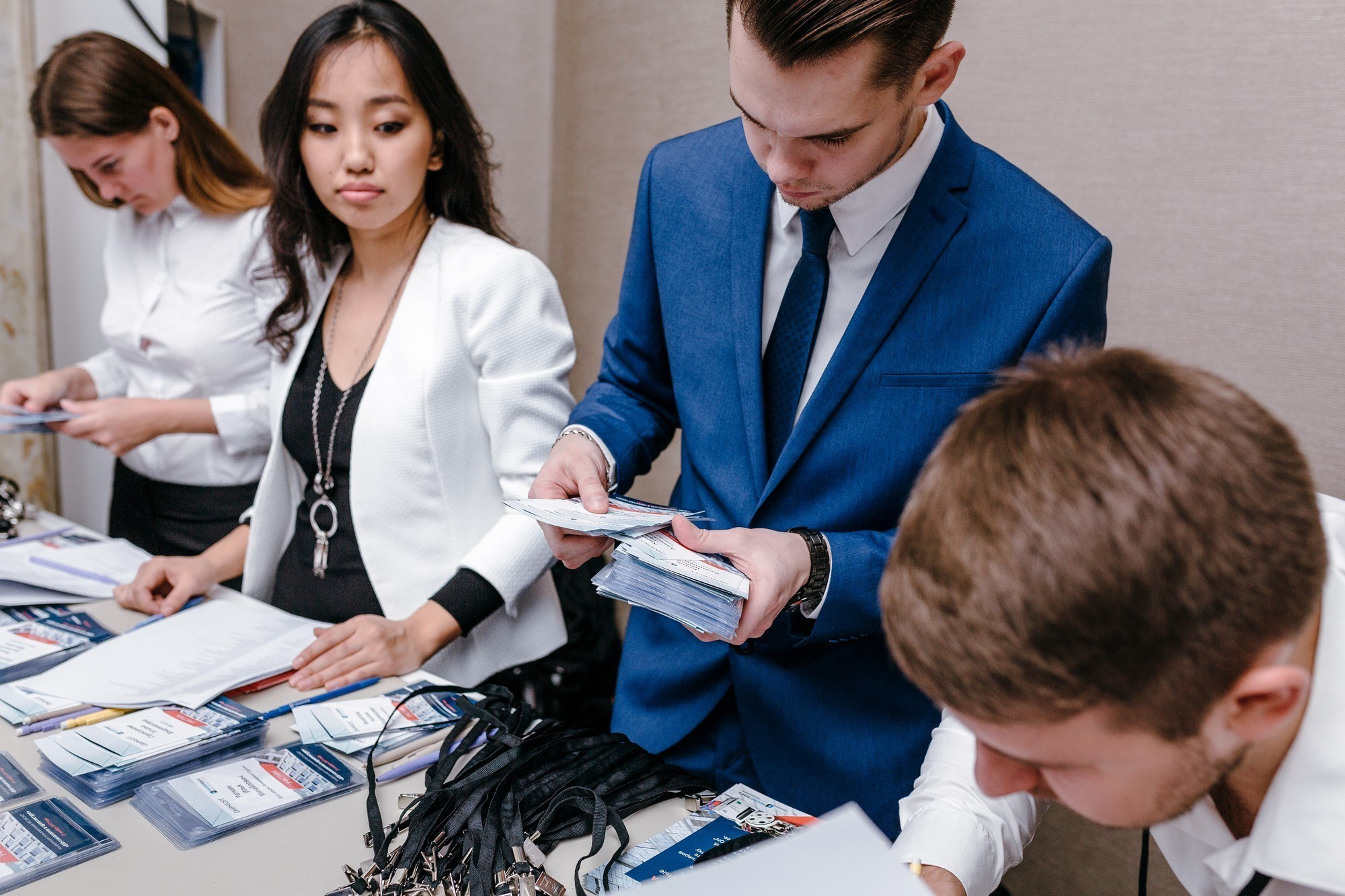 Фотограф на выставку в Москве, заказать услуги профессиональной фотосъёмки — Цены и стоимость услуг фотографа на съёмку выставки